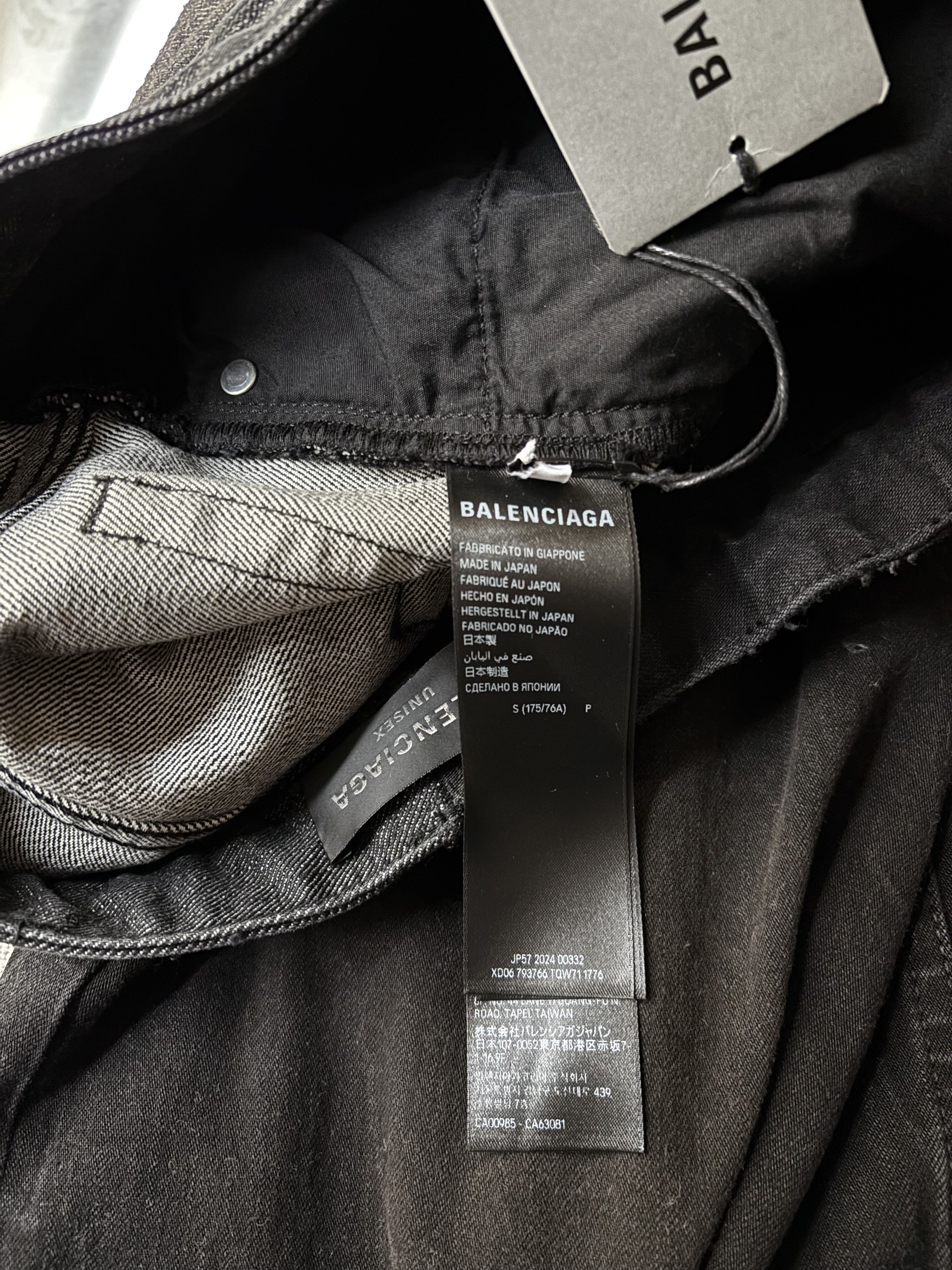 Balenciaga Balenciaga Fifty-Fifty Destroyed Jeans in Black/Grey Size US 34 / EU 50 - 4 Thumbnail