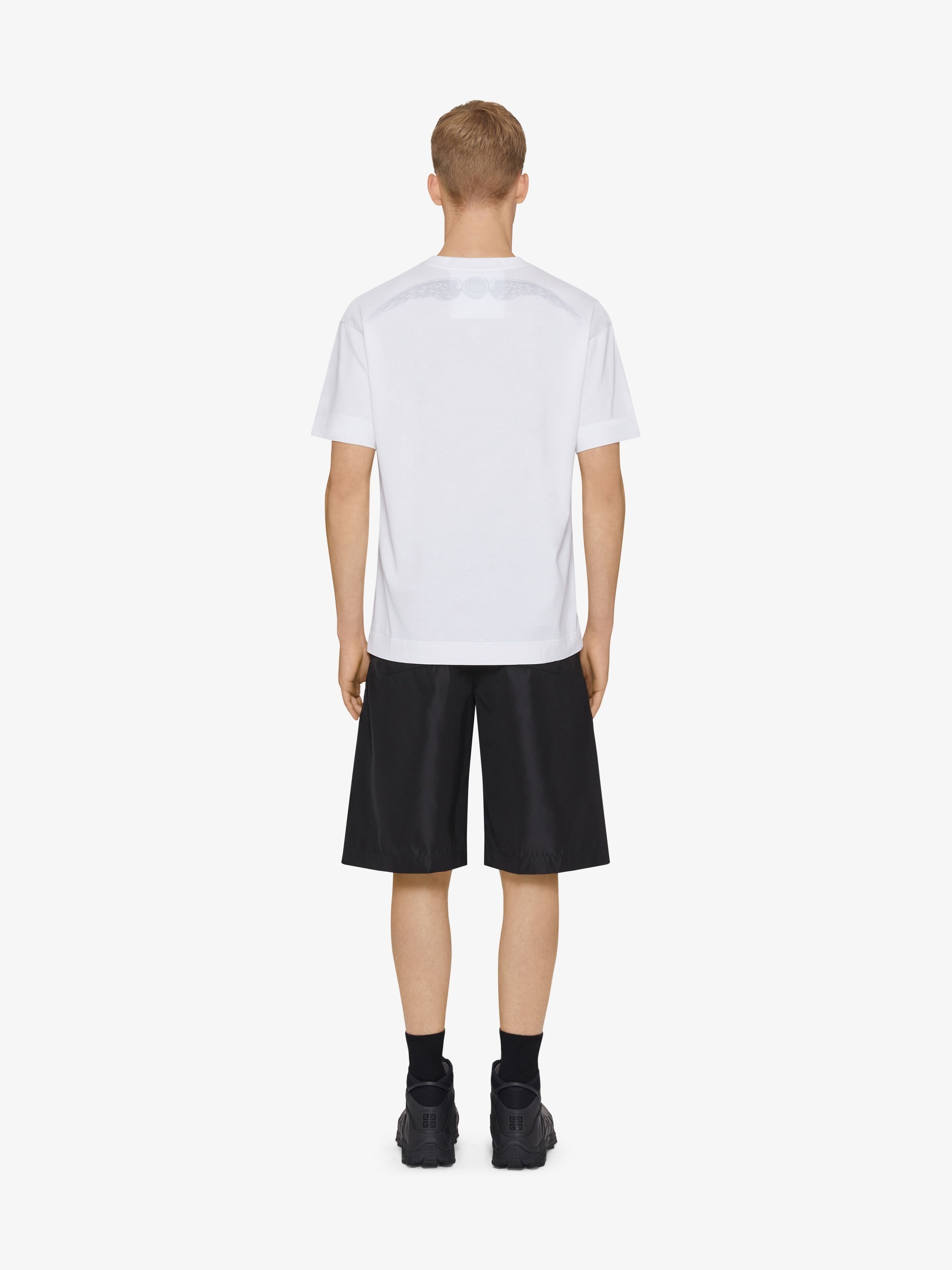 Givenchy o1w1db10925 Standard Short Sleeve T-Shirt in White Size US M / EU 48-50 / 2 - 4 Thumbnail