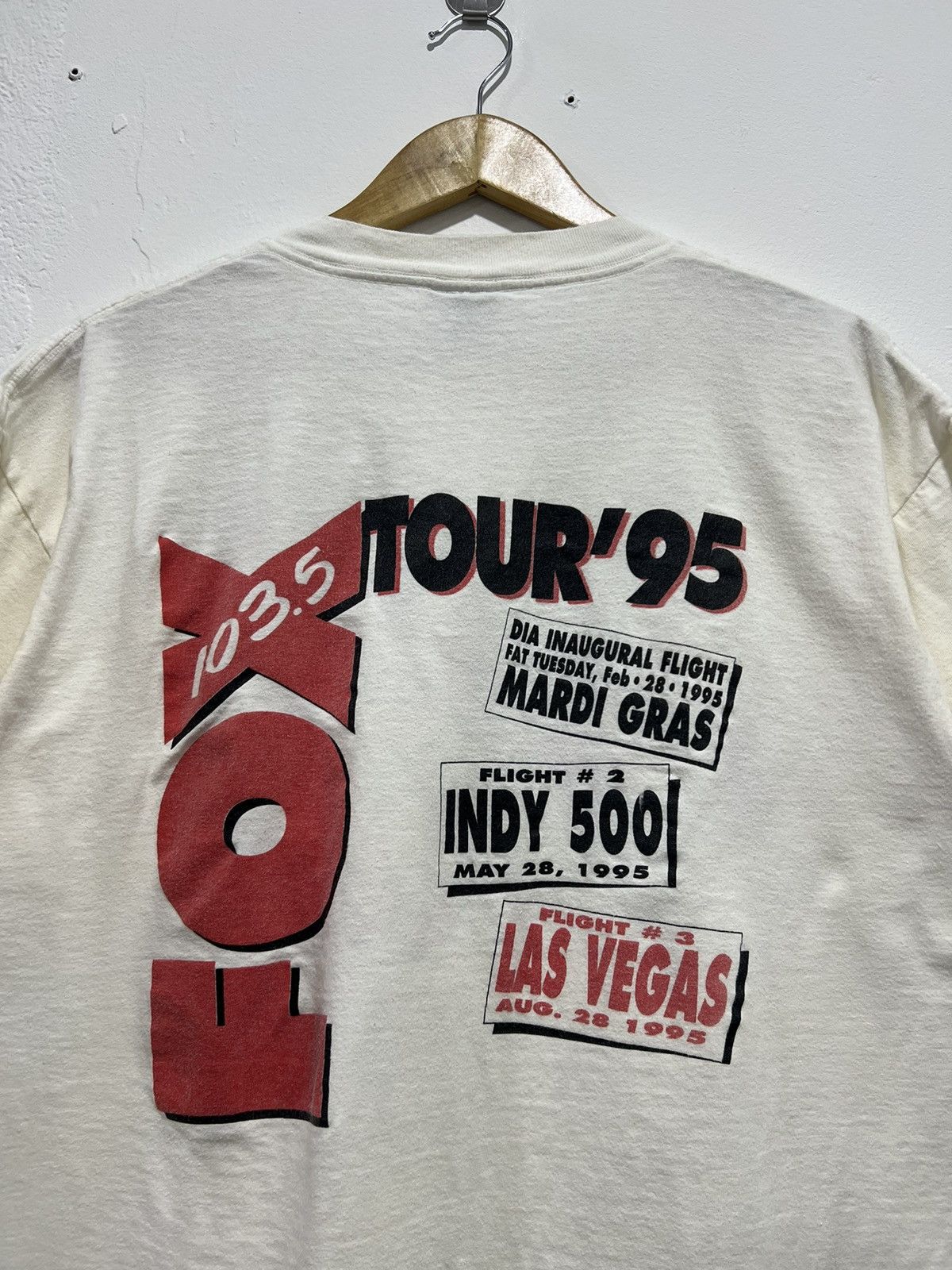 Vintage Vintage 90’s Fox Air Tour Promo Tshirt Size US XL / EU 56 / 4 - 7 Thumbnail