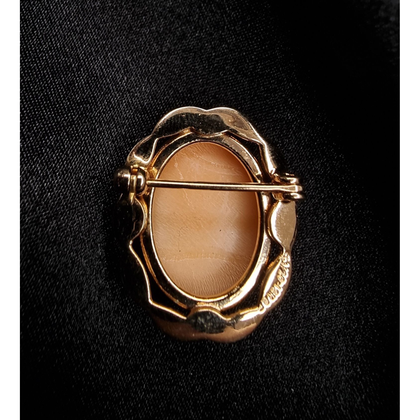 Other Vintage 1/20 12K Gold Cameo Brooch Featuring Intricate Carvi Size ONE SIZE - 5 Thumbnail