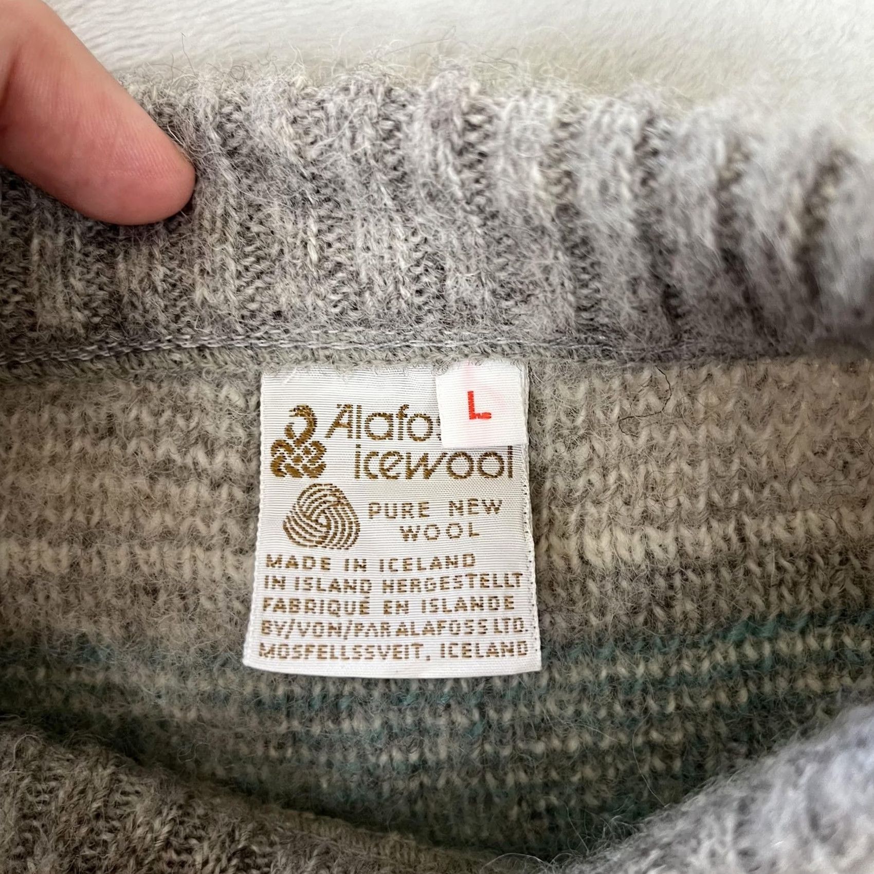 Vintage VINTAGE Alafoss Sweater Mens Large Gray Wool Fair Isle Icelandic Nordic Knit Size US L / EU 52-54 / 3 - 5 Thumbnail