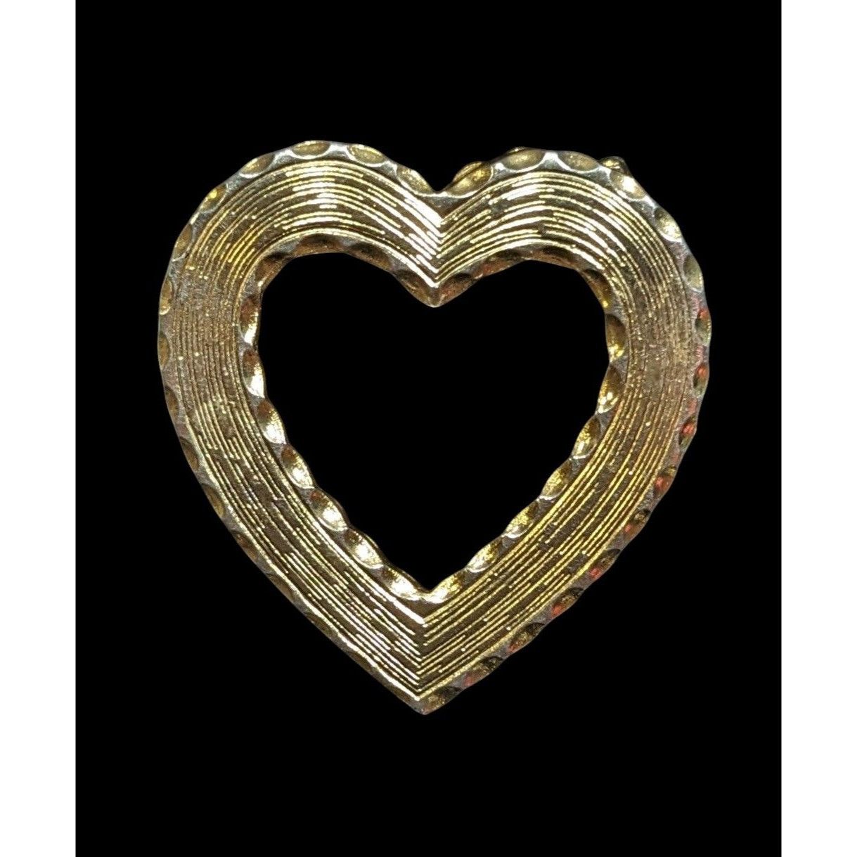 Other Vintage Open Heart Textured Gold Tone Brooch Size ONE SIZE - 1 Thumbnail