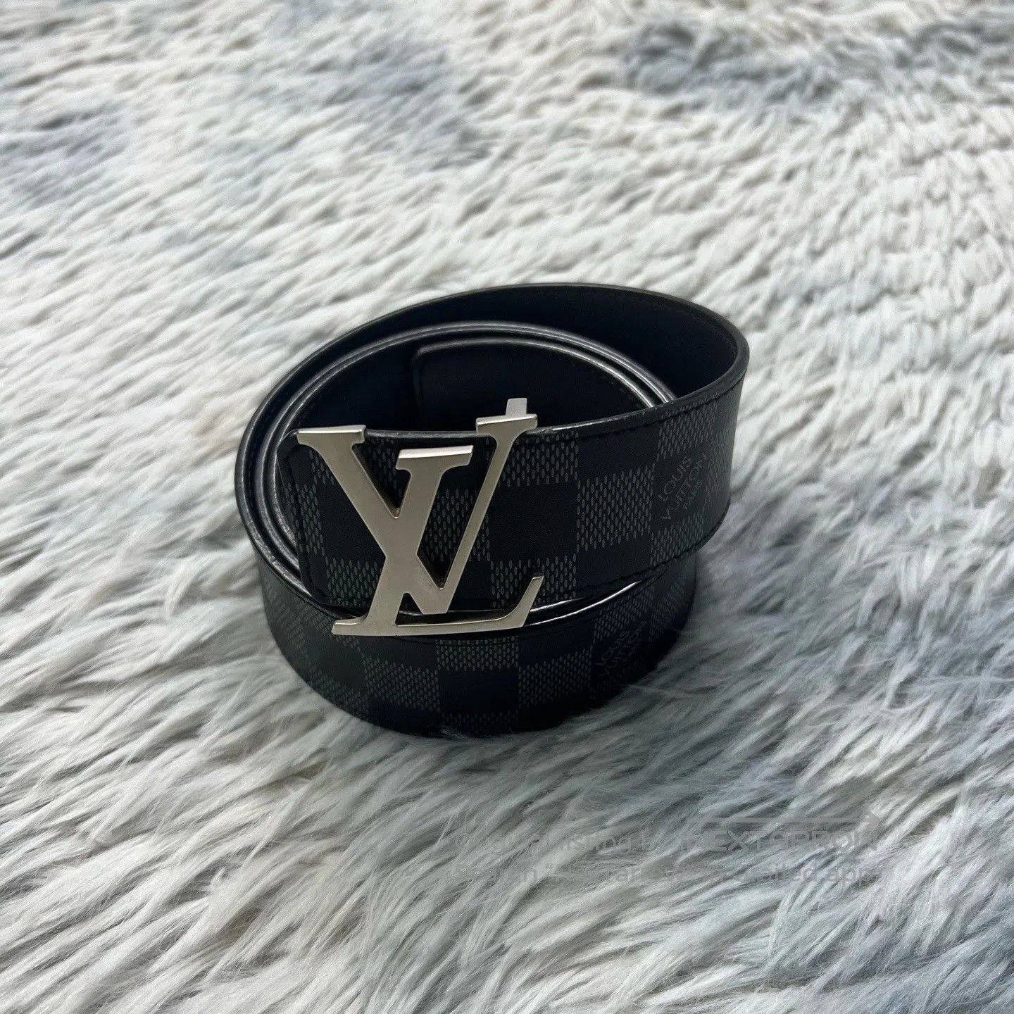 Louis Vuitton Louis Vuitton New Reversible Belt. Size ONE SIZE - 1 Thumbnail