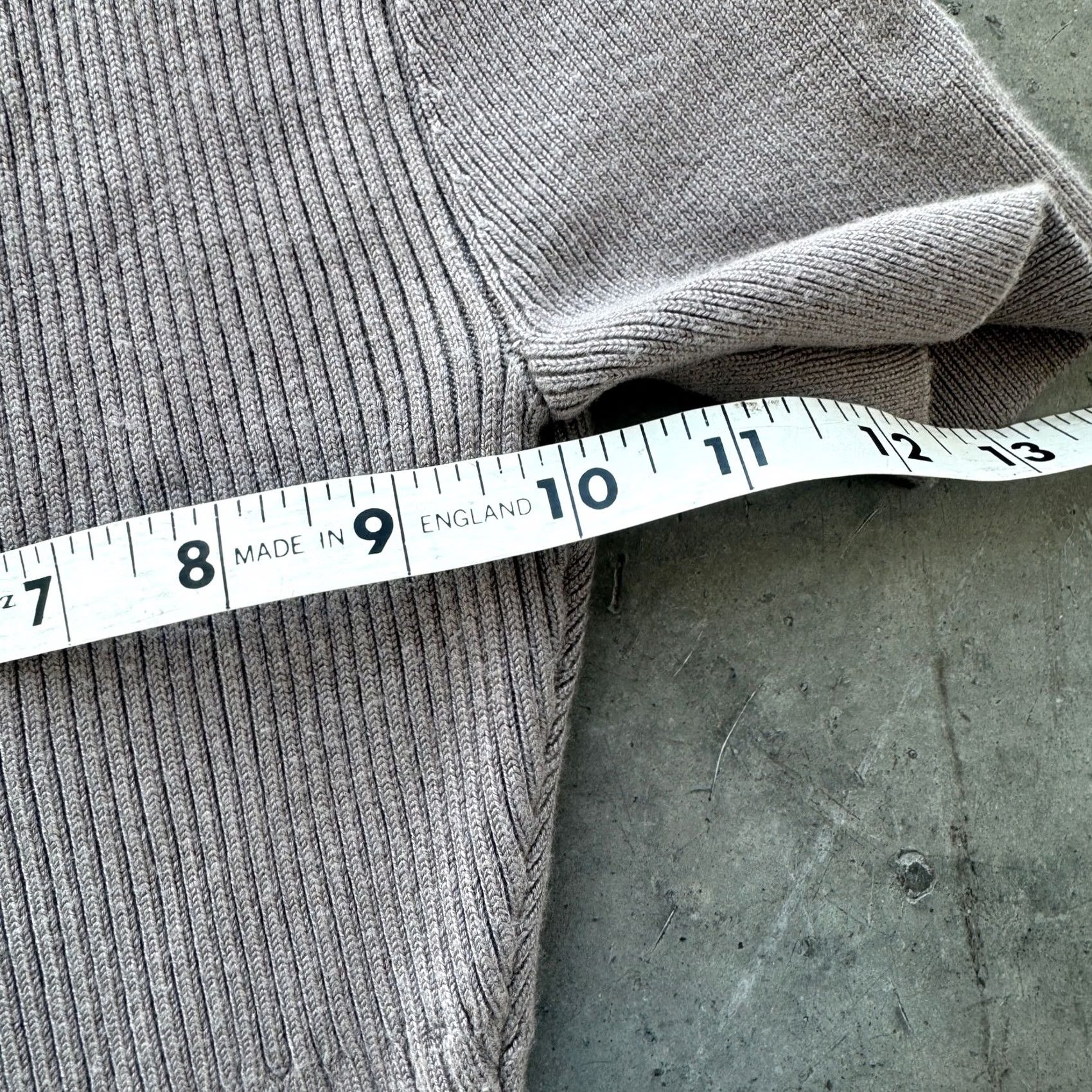 Abercrombie & Fitch VINTAGE Abercrombie & Fitch Brown Ribbed Knit V Neck Thong Bodysuit S Womens Small Size S / US 4 / IT 40 - 4 Thumbnail
