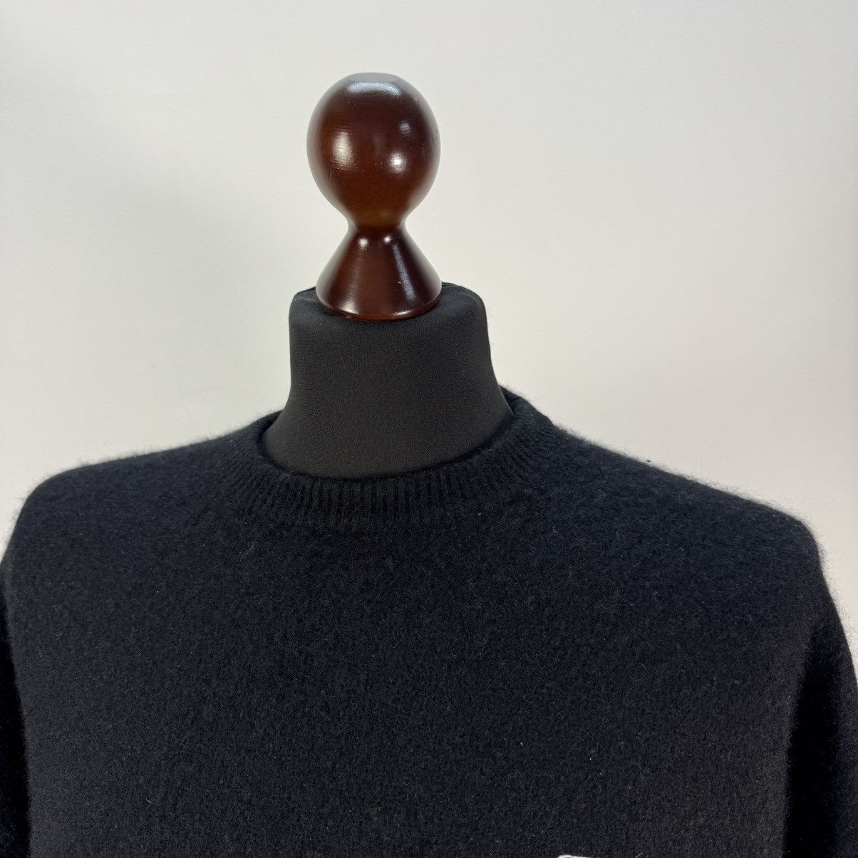 Balenciaga authentic BALENCIAGA “ Be different “ cashmere sweater black Size US XL / EU 56 / 4 - 7 Thumbnail
