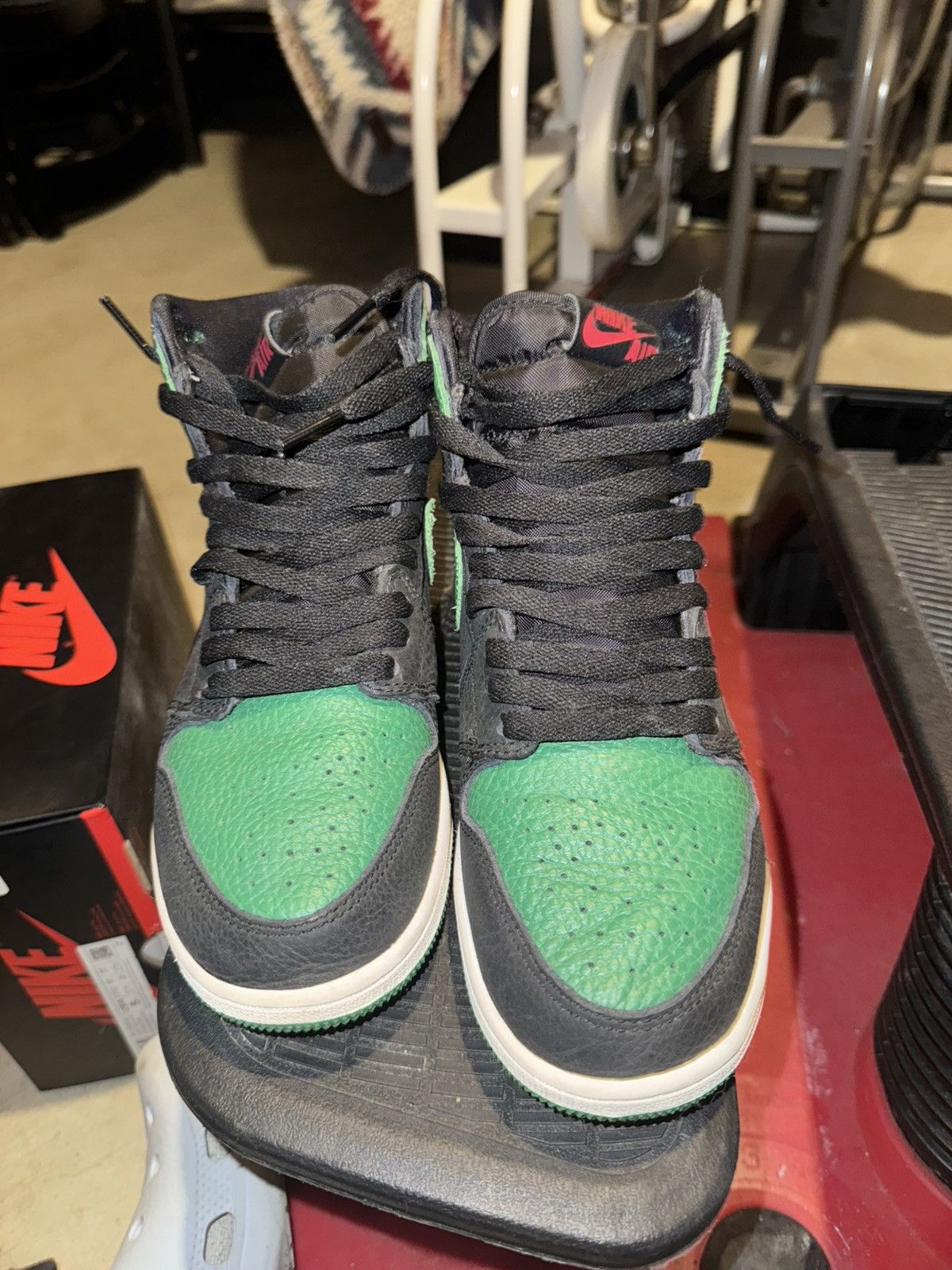 Jordan Brand Jordan 1 High Top OG Pine Green Size US 6.5 / IT 36.5 - 4 Thumbnail