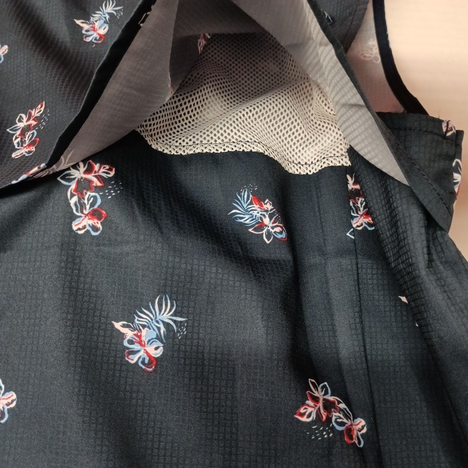 Columbia Columbia Women's Tamiami Shirt Size L Navy Blue Floral Print Size L / US 10 / IT 46 - 8 Thumbnail