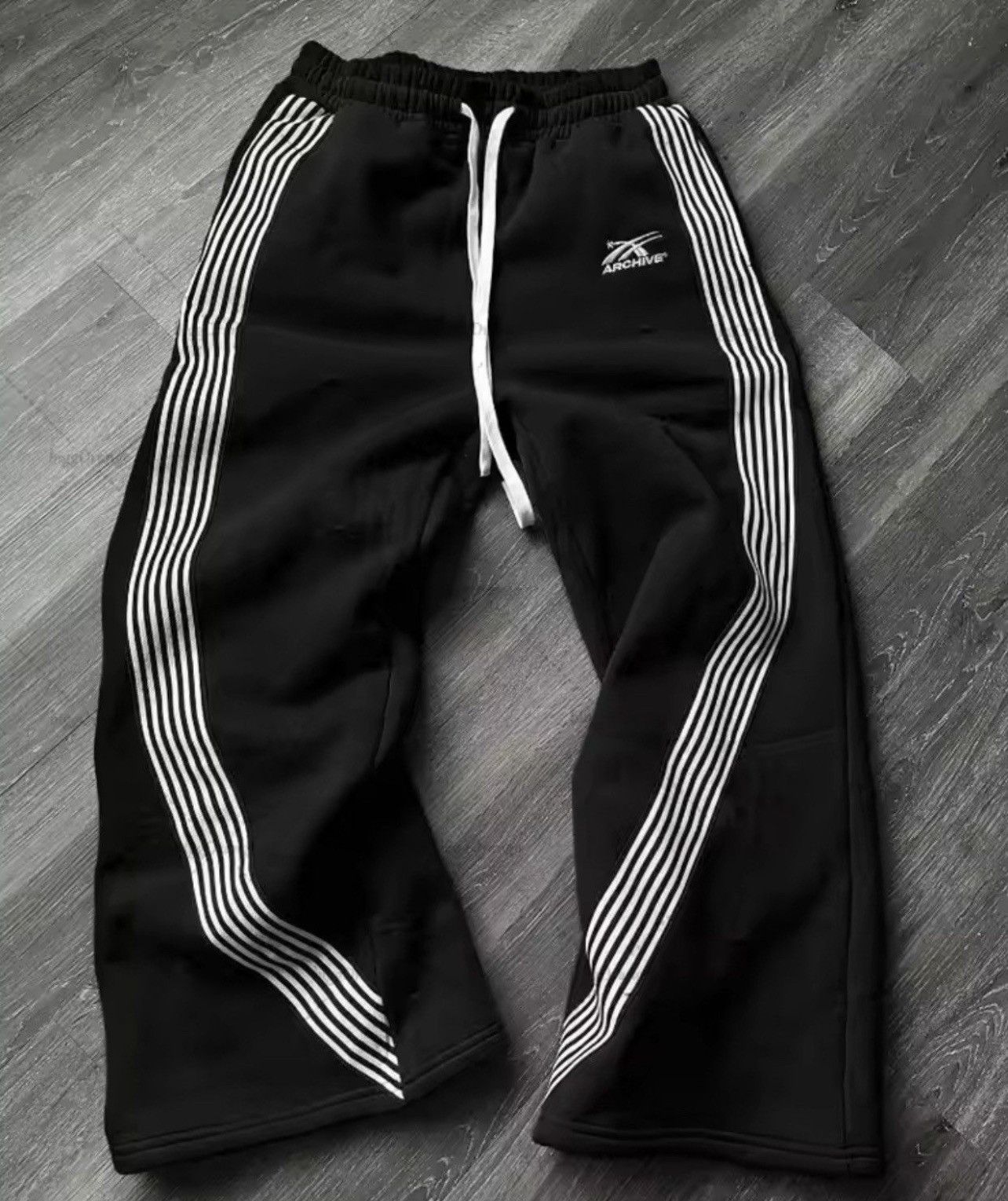 Japanese Brand Y2K style sweatpants Size US 36 / EU 52 - 1 Thumbnail