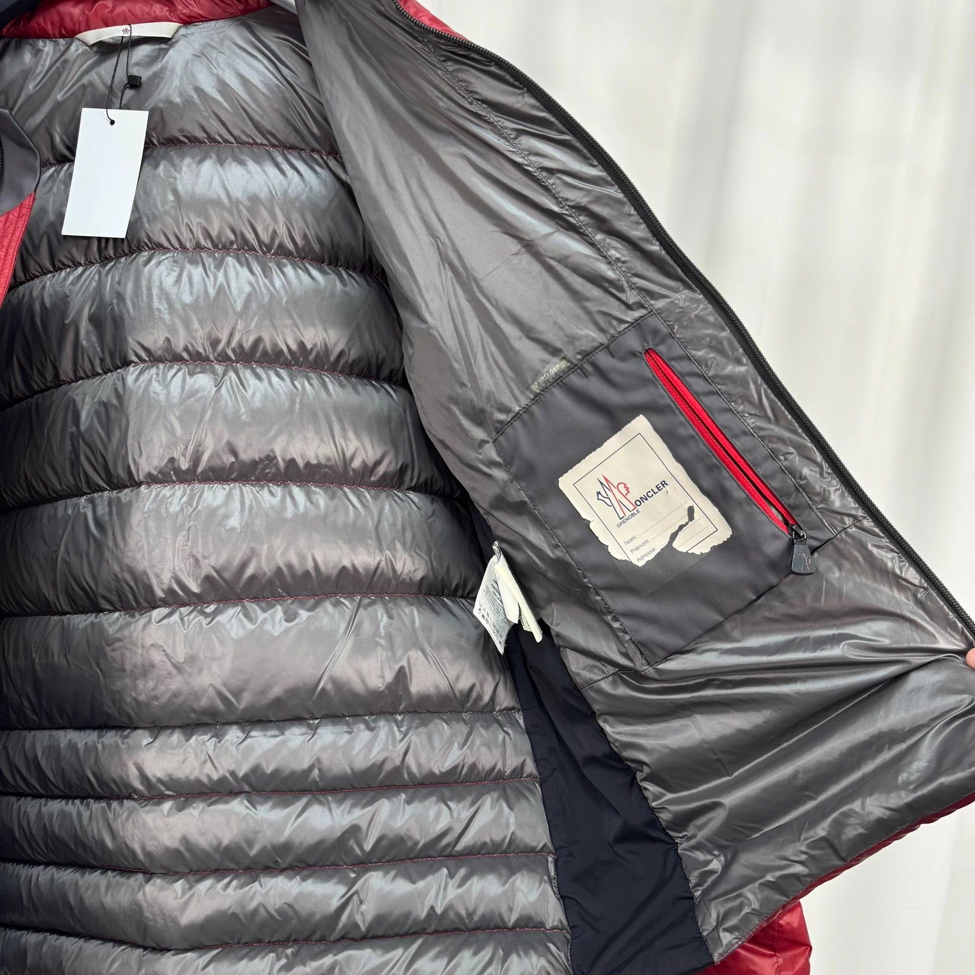Moncler Moncler size 5 embroidered logo down coat 95 new mended Size XXL / US 16-18 / IT 52-54 - 6 Thumbnail