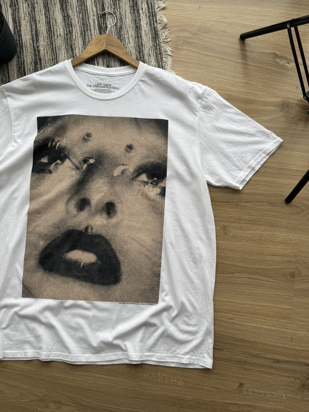 Band Tees LADY GAGA THE CHROMATICA BALL TOUR 2022 T-SHIRT OFFICIAL M Size US M / EU 48-50 / 2 - 3 Thumbnail
