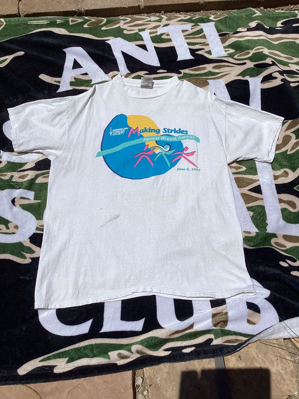 Vintage Vtg 97 strides against breast American cancer society tee Size US XL / EU 56 / 4 - 1 Thumbnail
