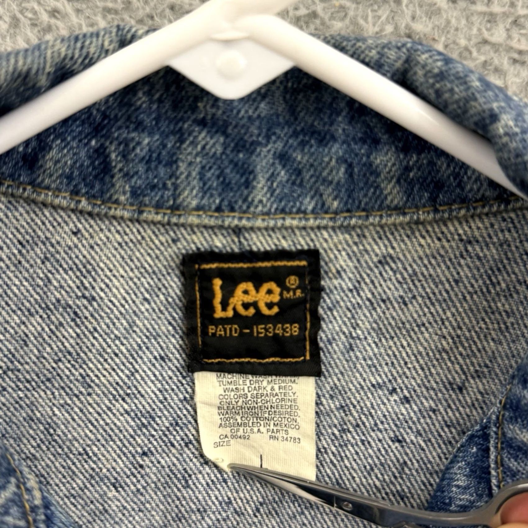 Lee VINTAGE Lee Denim Jacket Women Medium Blue 80s Trucker Distress Jean Western USA Jacket Size 32" / US 10 / IT 46 - 6 Thumbnail