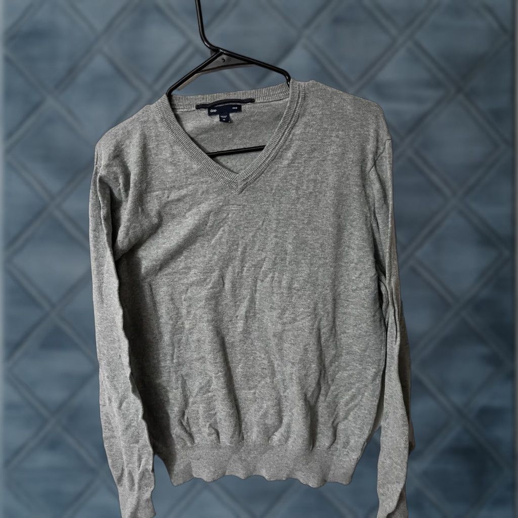 Gap Gap V-Neck Long Sleeve Pullover Sweater Women's Size M Gray Spring Cttn V Size M / US 6-8 / IT 42-44 - 1 Thumbnail