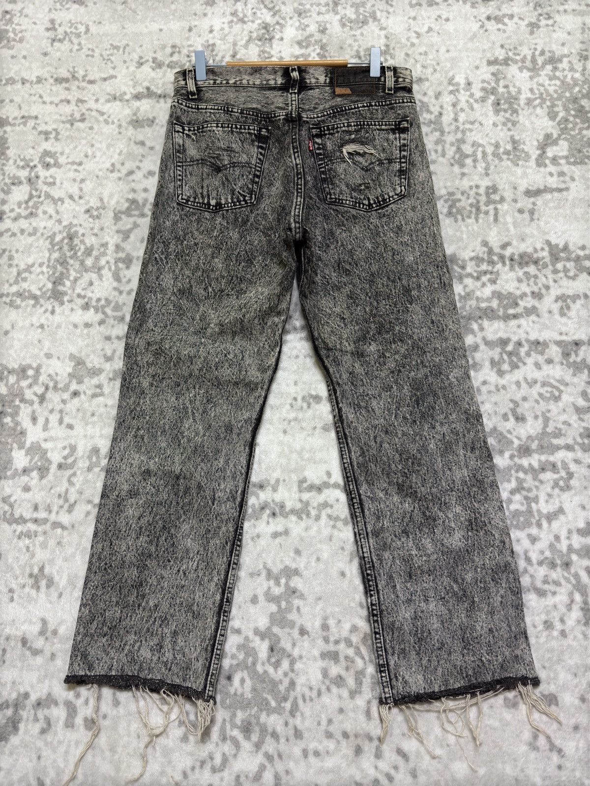 Levi's Vintage Clothing Vintage Levi’s 501 Grey Acid Wash Distressed Jeans Raw Hem Size US 31 - 2 Thumbnail