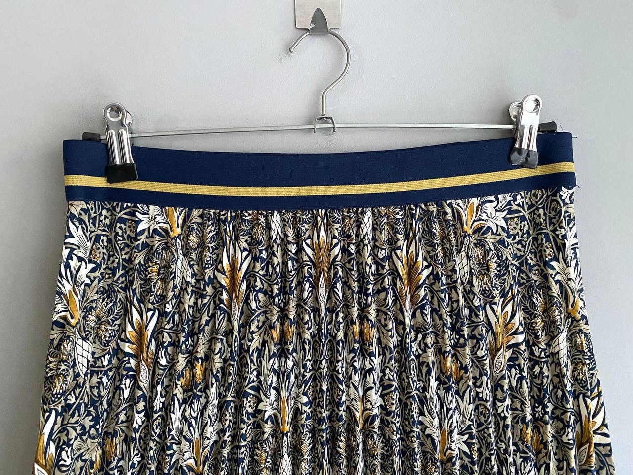 H&M H&M X William Morris & Co Floral Pattern Pleated Skirt, M Size 32" / US 10 / IT 46 - 3 Thumbnail