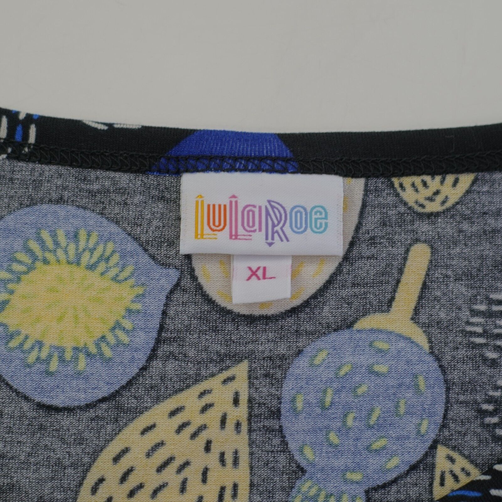 Designer NEW LuLaRoe Gigi XL Black Yellow Blue Floral Blouse Top Shor Size XL / US 12-14 / IT 48-50 - 8 Thumbnail