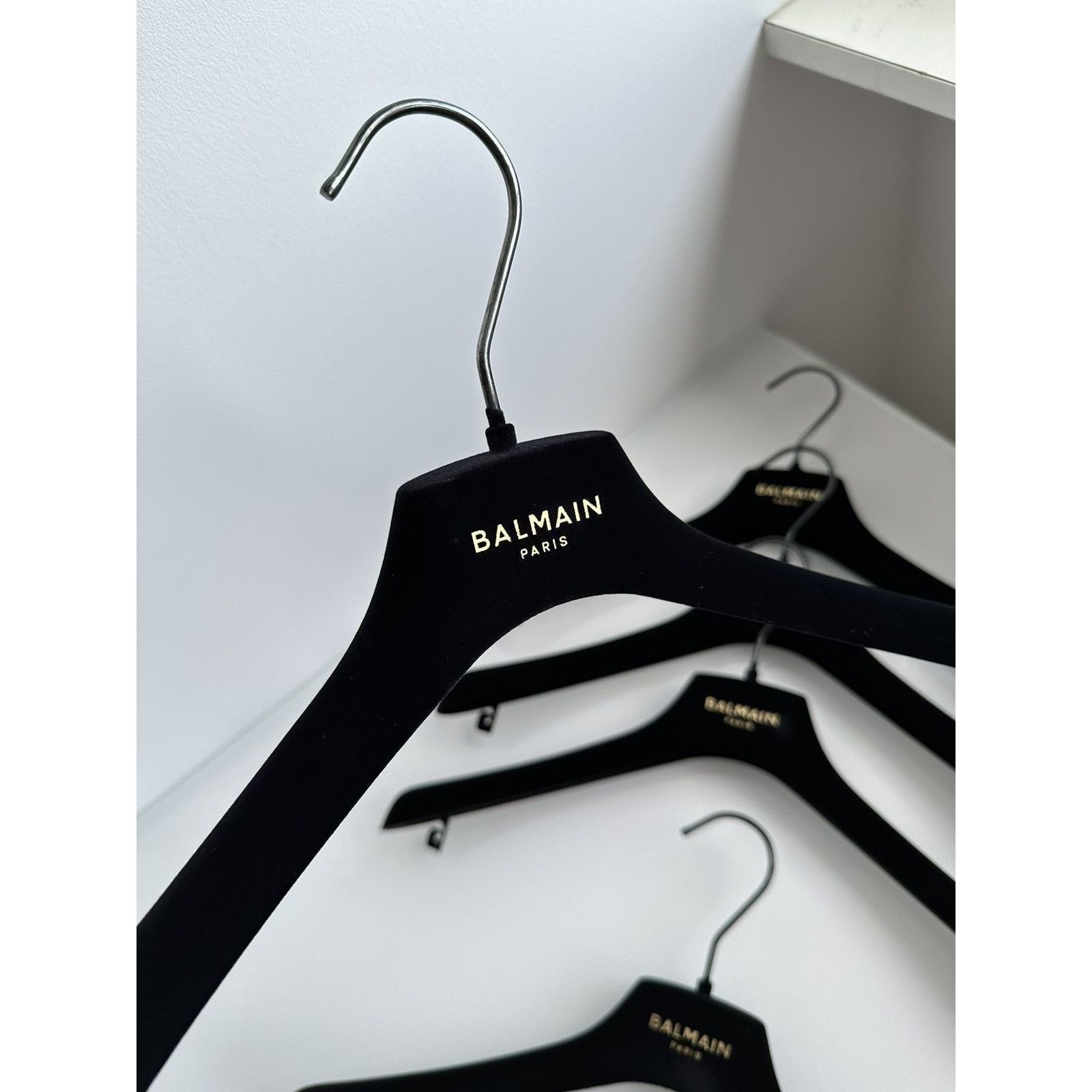 Balmain Balmain premium made in italy metal velour black hangers Size ONE SIZE - 5 Thumbnail