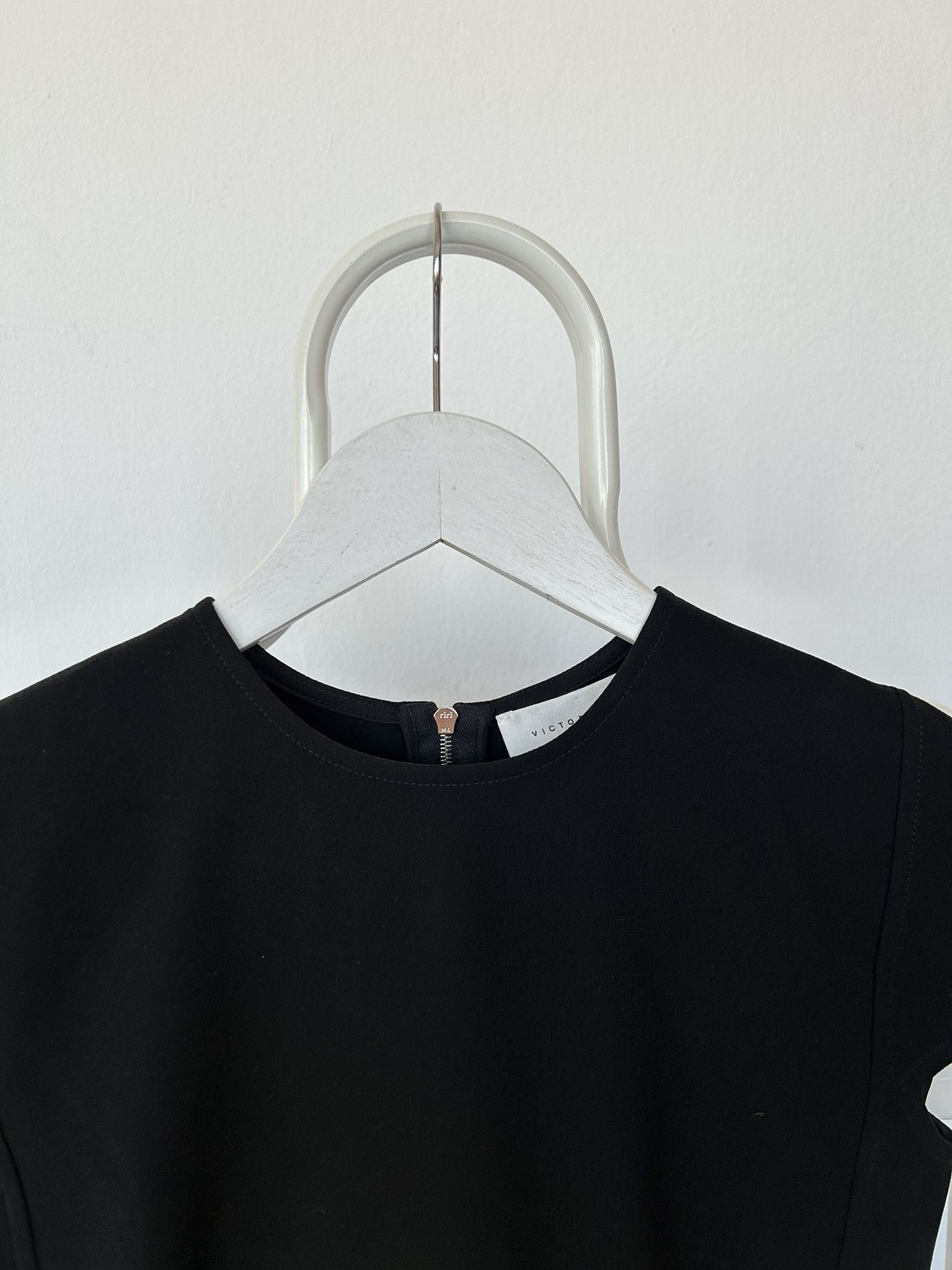 Victoria Beckham Victoria Beckham black cocoon midi dress Size S / US 4 / IT 40 - 3 Thumbnail