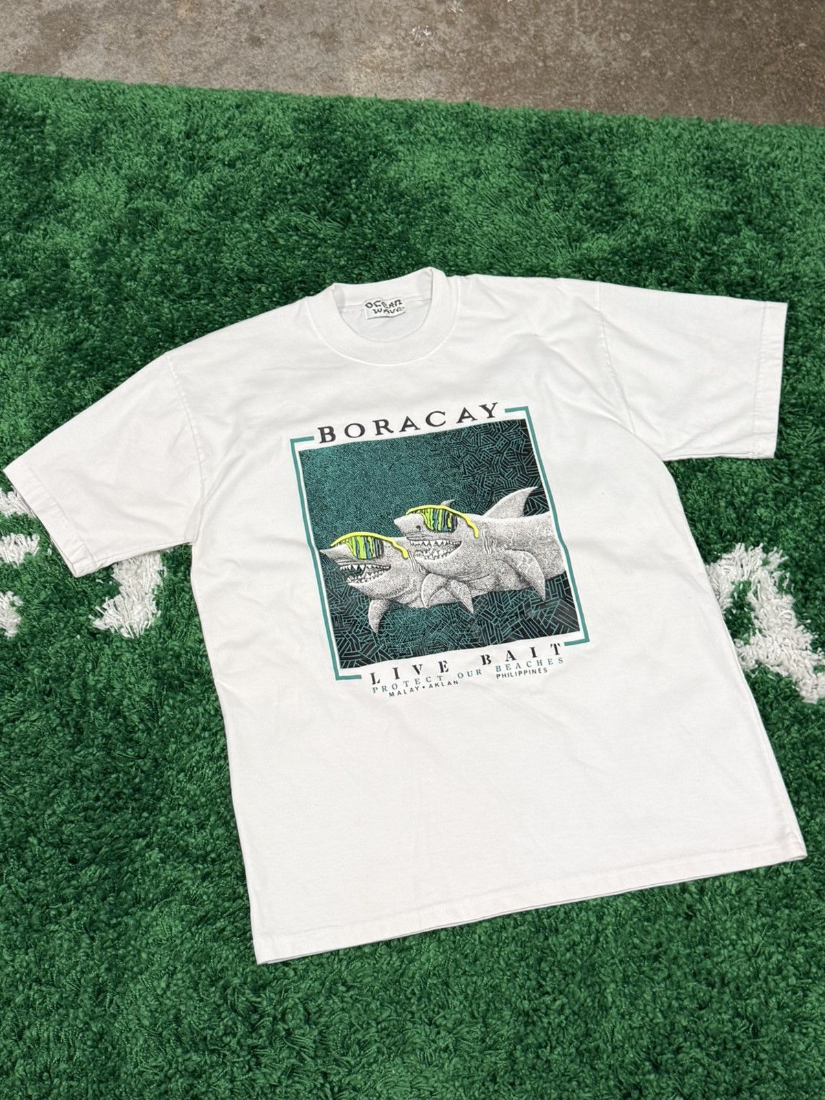 Vintage Vintage Boracay Shark Vacation Tropical Logo Tee Water Large Size US L / EU 52-54 / 3 - 1 Thumbnail