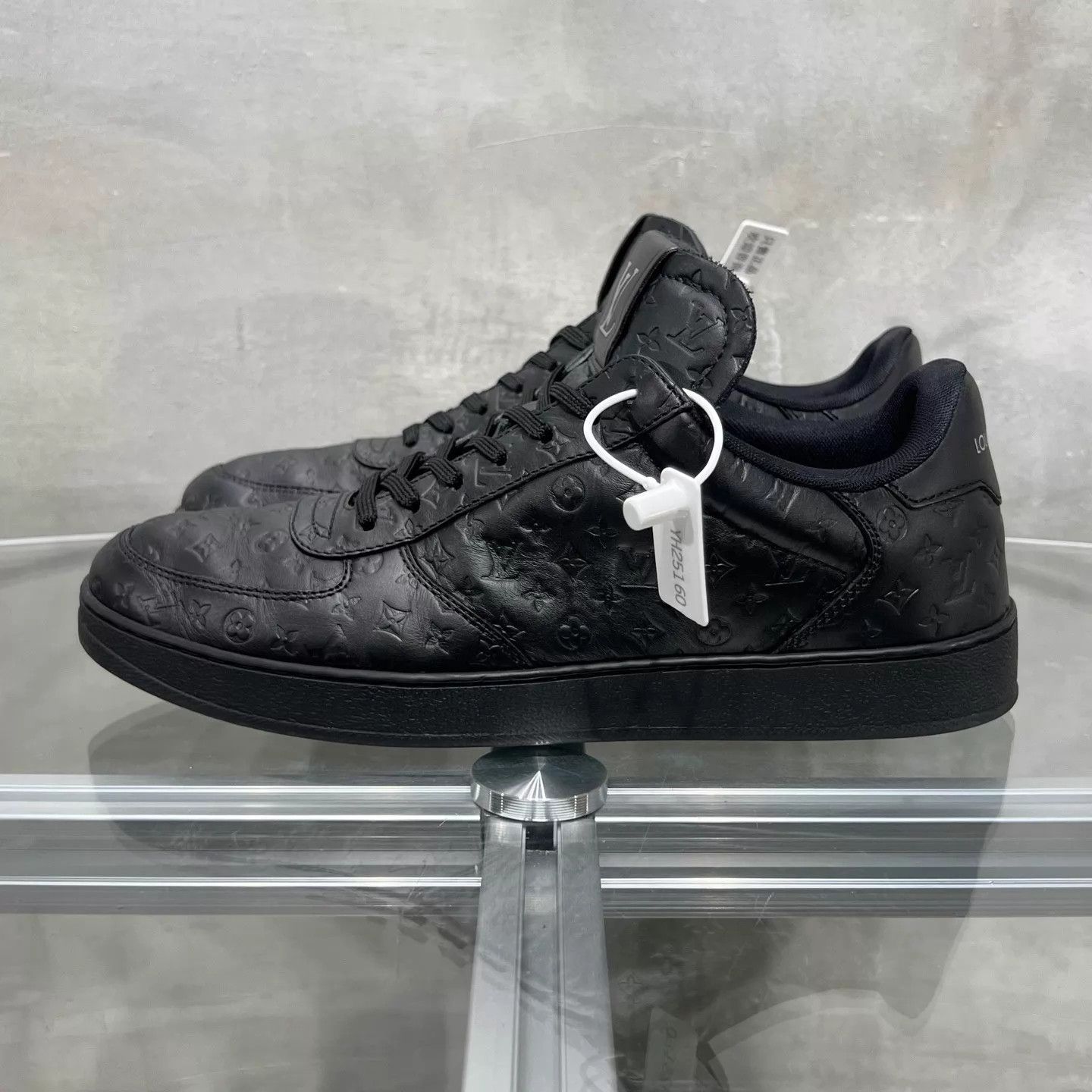 Louis Vuitton LV Rivoli Black Monogram All-Over Sneaker UK8/42 Size US 9 / EU 42 - 3 Thumbnail