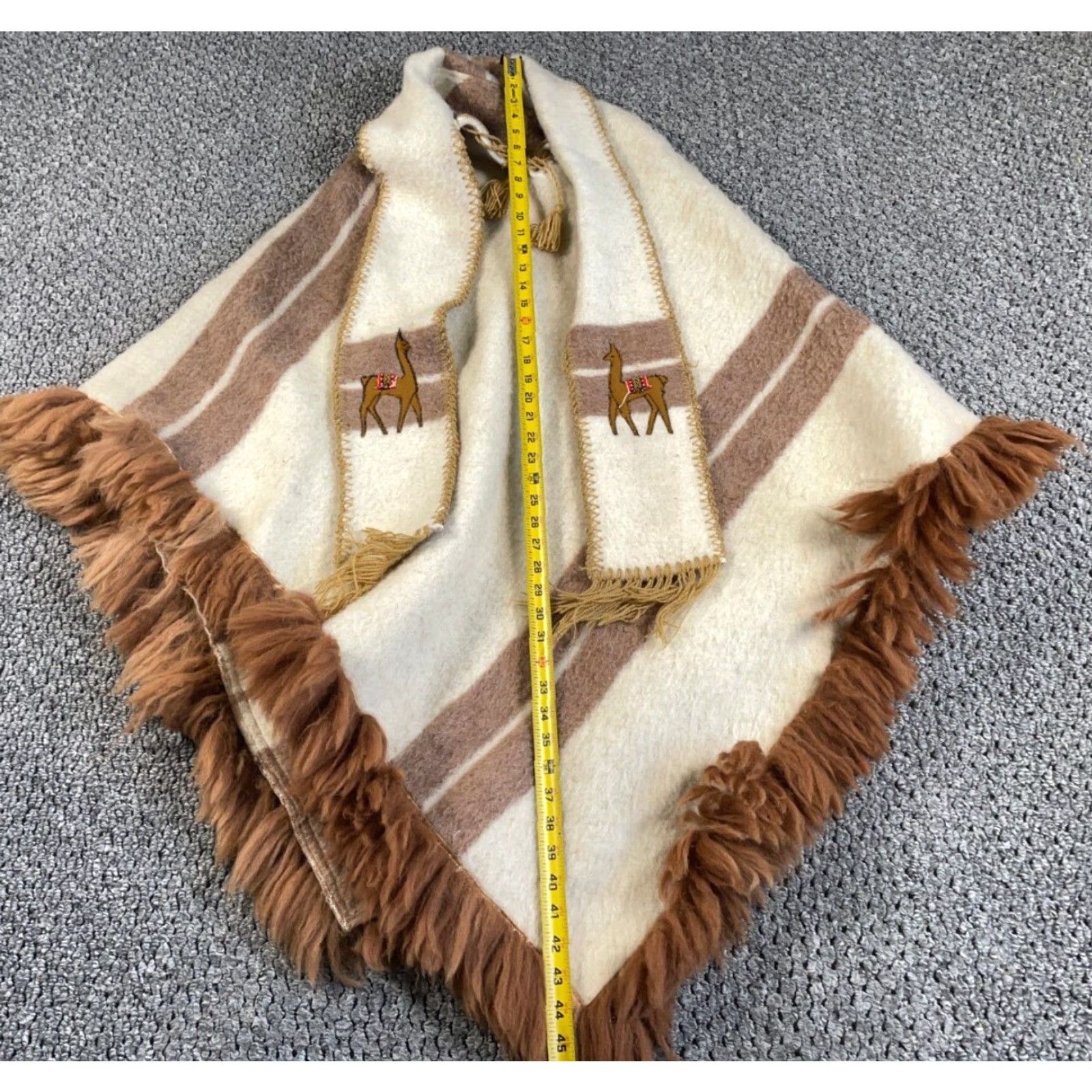 Vintage VINTAGE Alpaca Wool Fringe Poncho Cape Women's One Size Ivory Brown Bohemian Style Poncho Size ONE SIZE - 4 Thumbnail