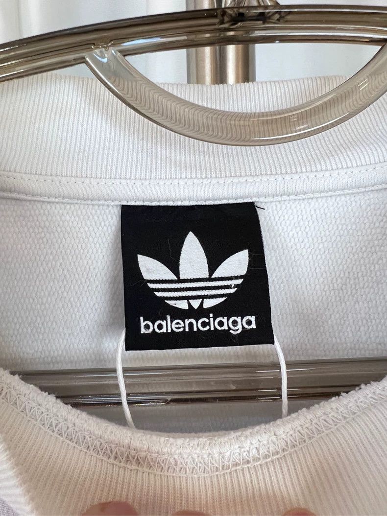 Balenciaga Balenciaga Adidas joint embroidery Logo sweater white Size US L / EU 52-54 / 3 - 6 Thumbnail