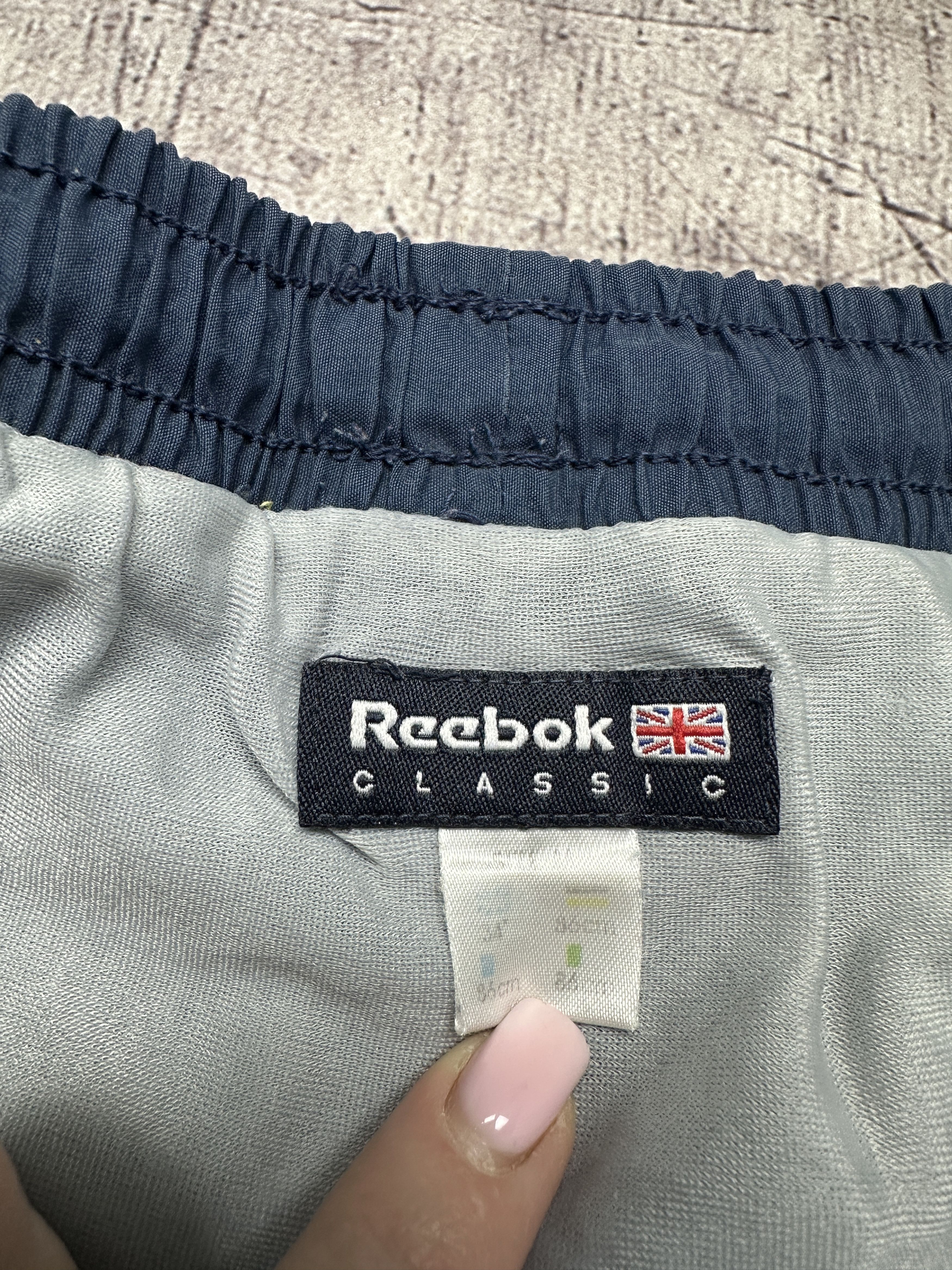 Reebok Reebok Vintage Mens Big Logo Shorts Size US 34 / EU 50 - 4 Thumbnail