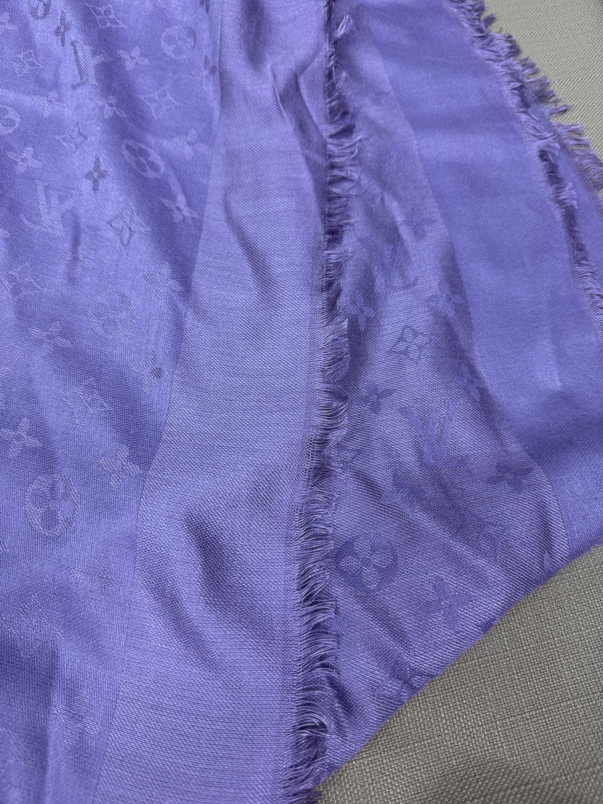 Louis Vuitton Louis Vuitton Monogram Logo Silk Scarf Size ONE SIZE - 8 Thumbnail