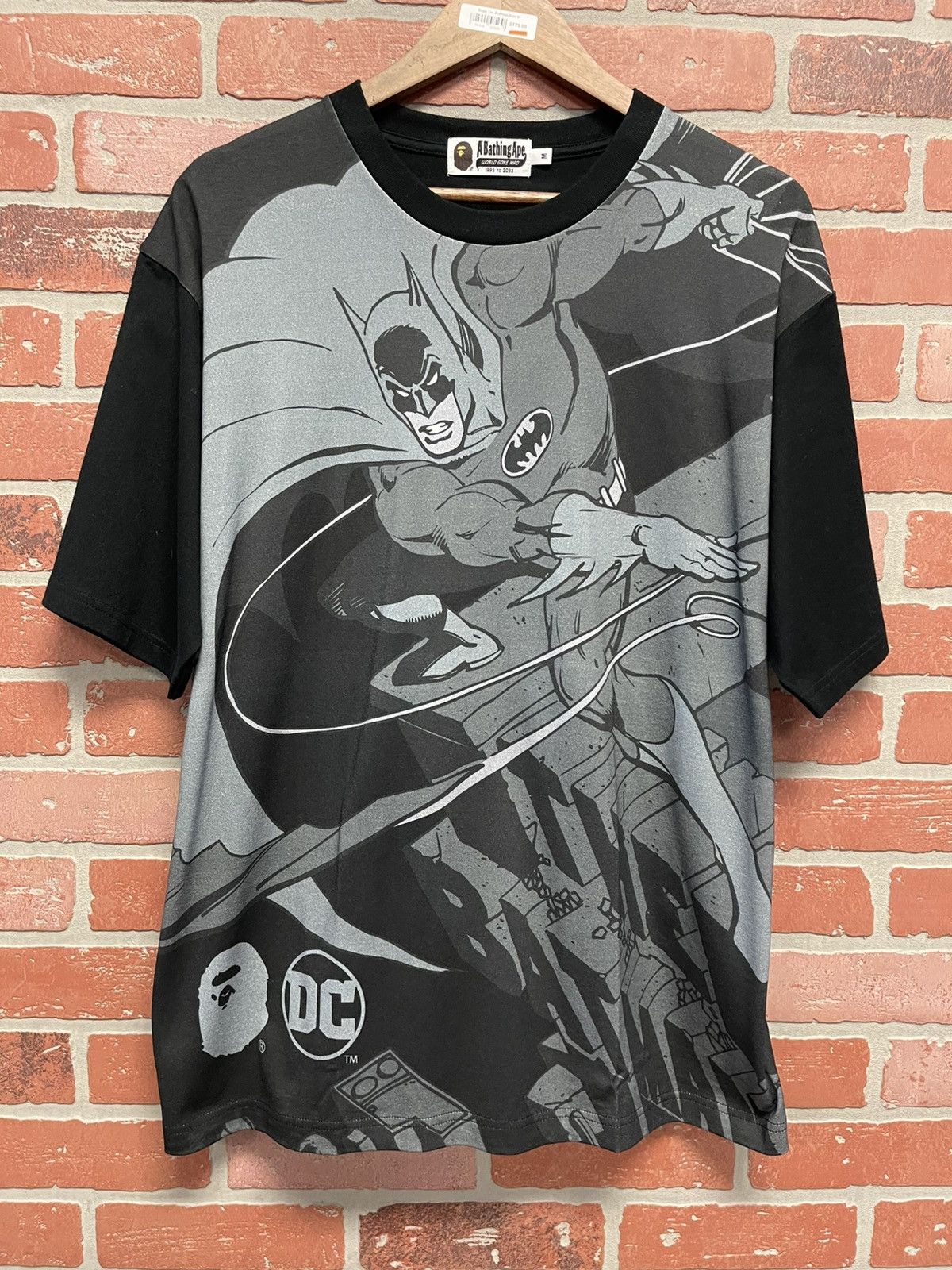Bape Size M - Bape x DC Comics Batman Brand New! Size US M / EU 48-50 / 2 - 1 Thumbnail