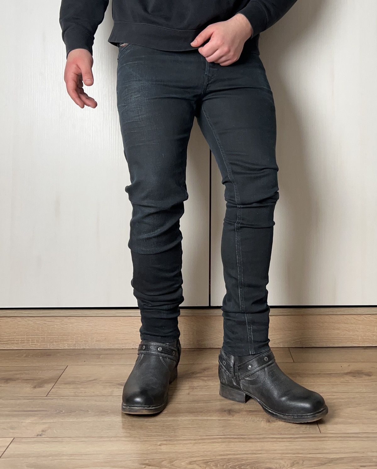 Diesel Black Gold Diesel Waxed Black jeans mens Tepphar-X slim-carrot size 32 Size US 32 / EU 48 - 4 Thumbnail