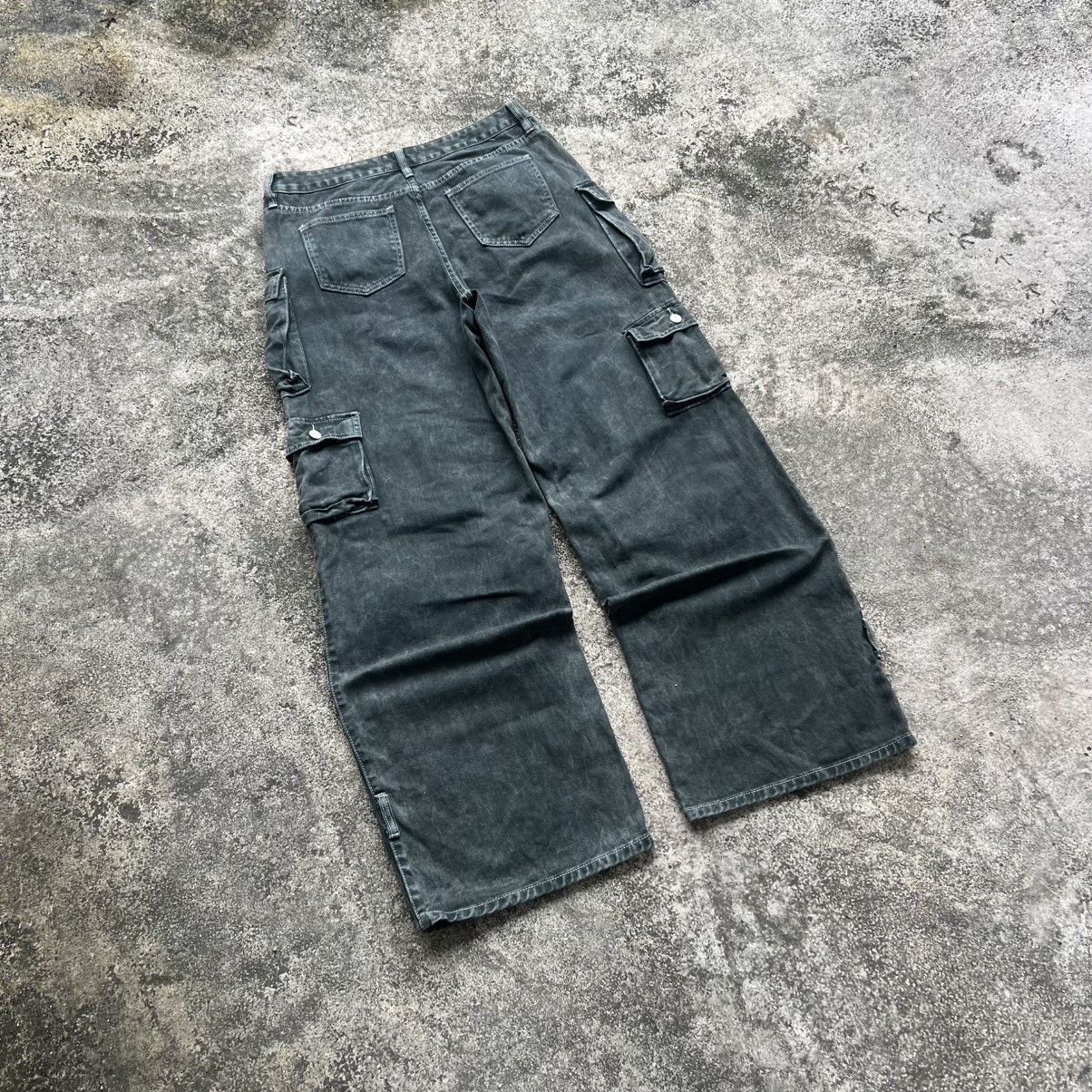 Fashion Nova “y2k style” FASHION NOVA BAGGY CARGO PANTS TECHWEAR STYLE Size US 34 / EU 50 - 14 Thumbnail