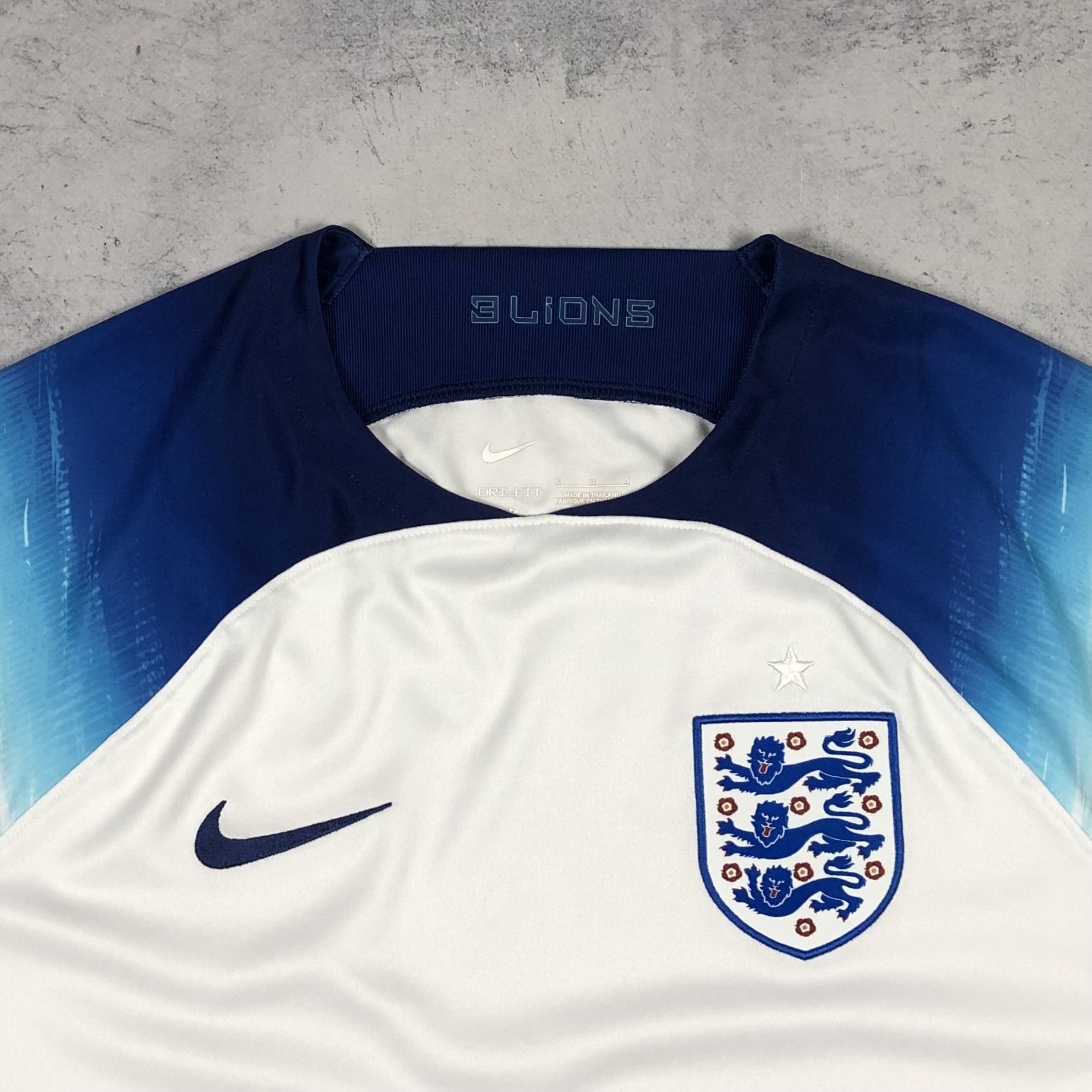 Nike England 2022 World Cup Nike Home Soccer Jersey Size US L / EU 52-54 / 3 - 3 Thumbnail