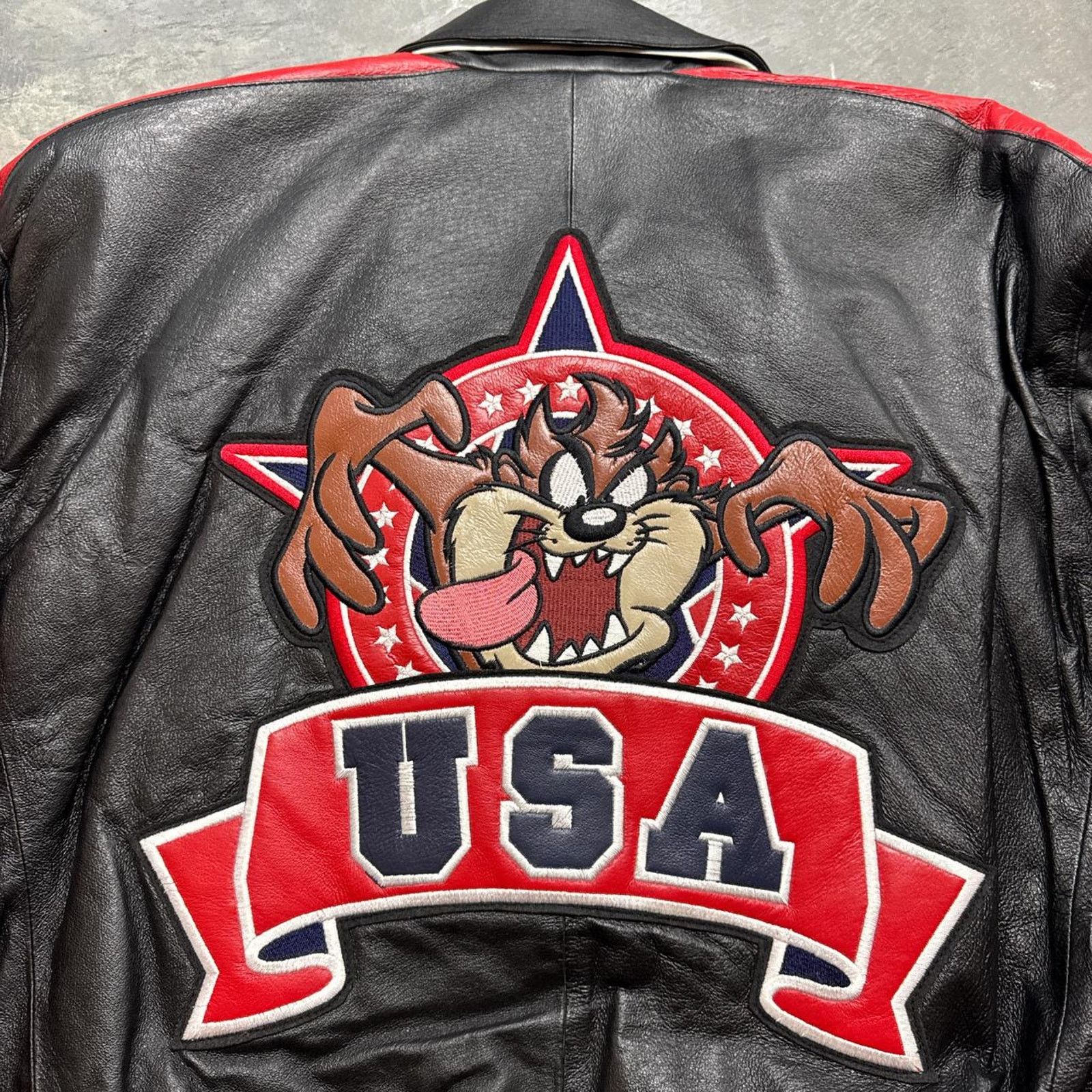 Vintage Vintage TAZ Tasmanian Devil USA Looney Tunes Leather Jacket Size US XL / EU 56 / 4 - 2 Thumbnail