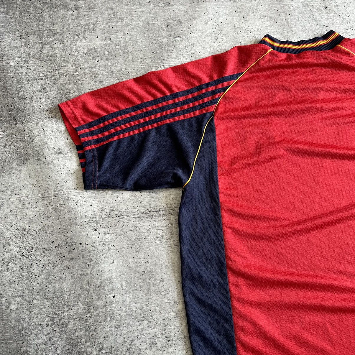 Vintage Vintage Adidas Spain 1998 Home Football Shirt Soccer Jersey Size US L / EU 52-54 / 3 - 13 Thumbnail