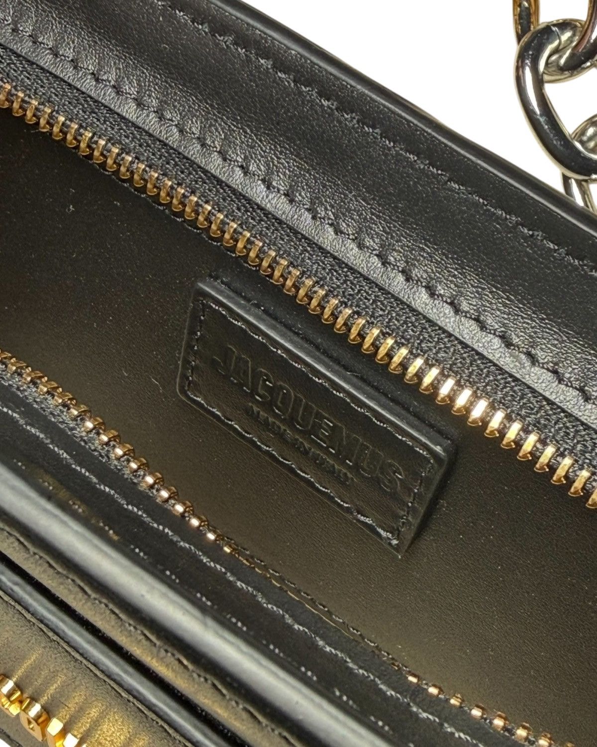 Jacquemus Jacquemus Le Ciuciu Leather Shoulder Bag — Black, One Size Size ONE SIZE - 6 Thumbnail