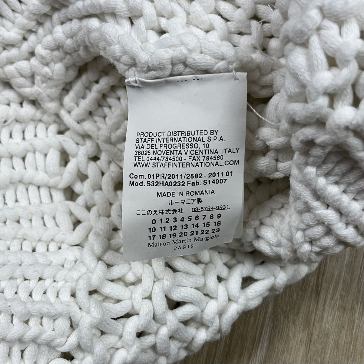 Maison Margiela MAISON MARGIELA MM6 White Sweater V Neck Fishnet Small Size S / US 4 / IT 40 - 5 Thumbnail