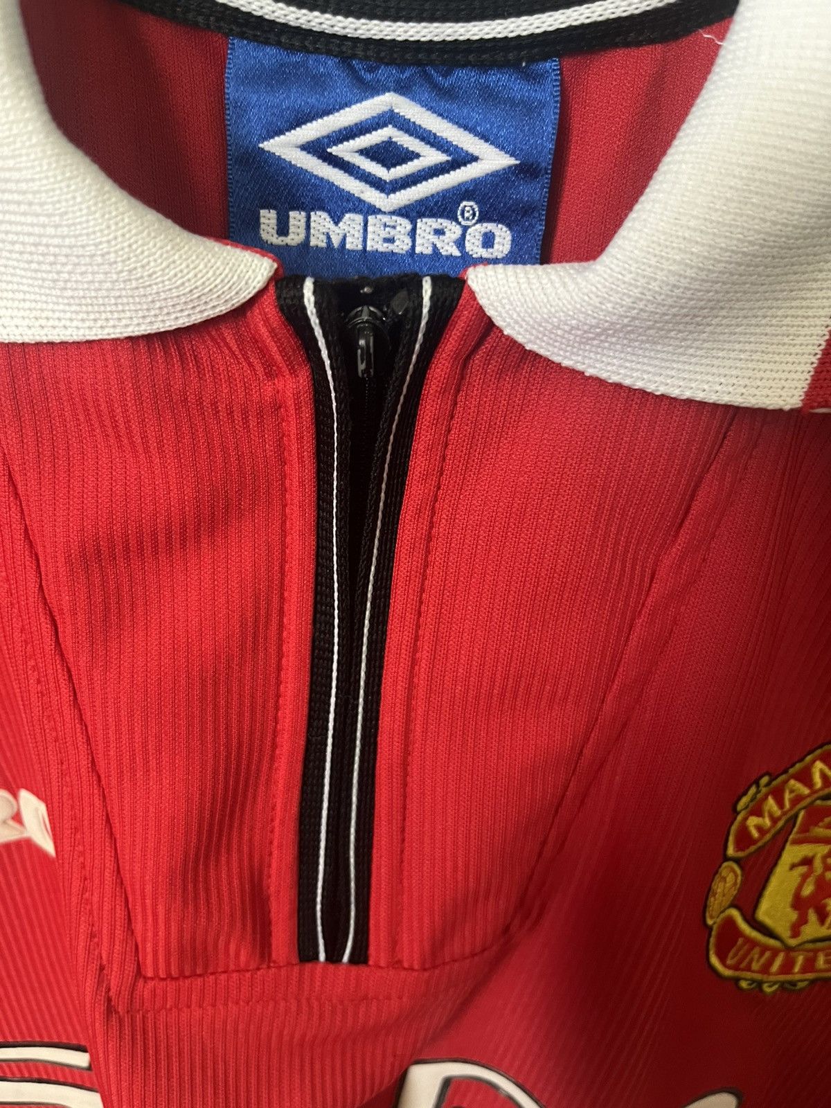 Umbro MAN UTD 1998/99 | YORKE 19 Size US S / EU 44-46 / 1 - 4 Thumbnail