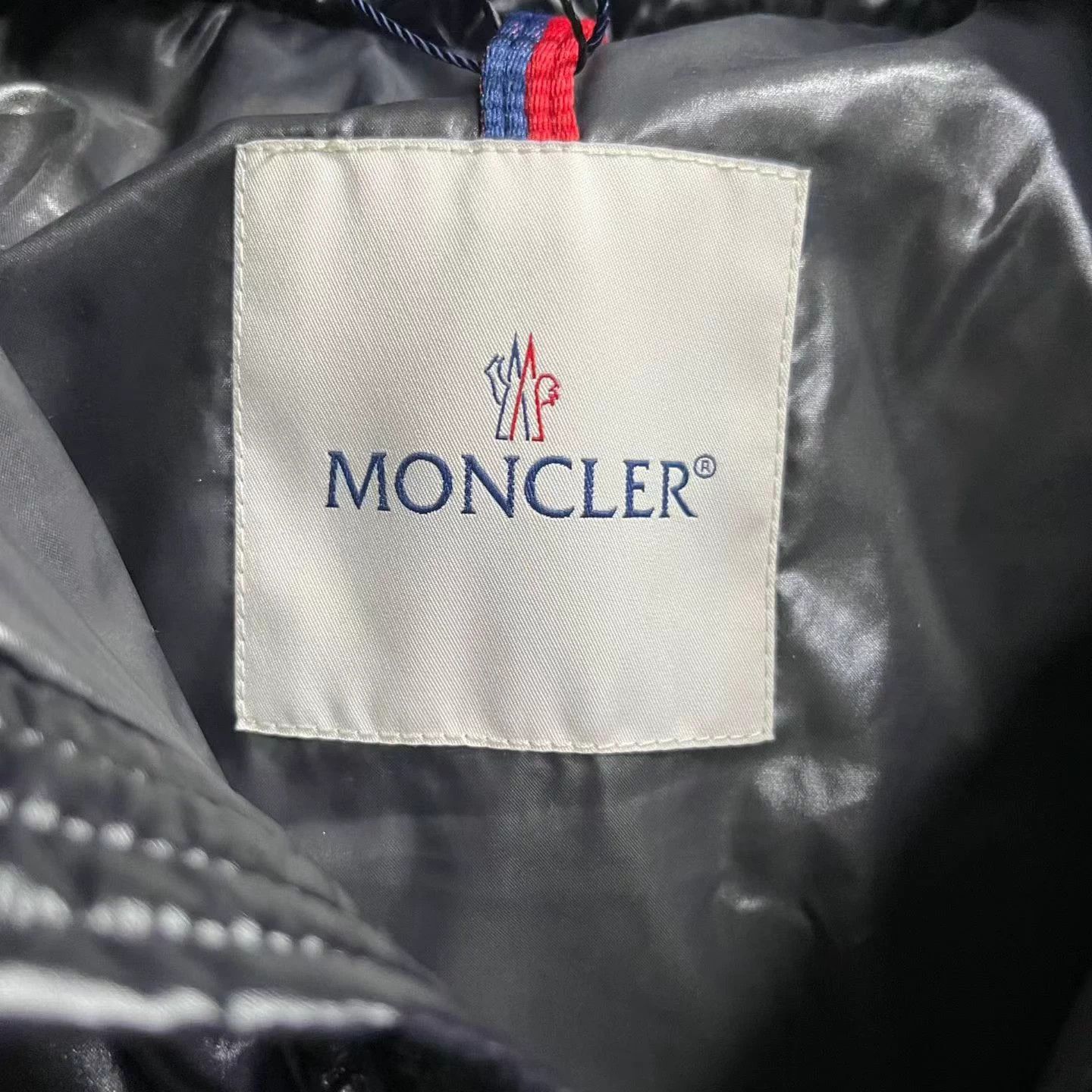 Moncler Moncler Ski Down Short Hooded Solid Waterproof High Street Size S / US 4 / IT 40 - 3 Thumbnail