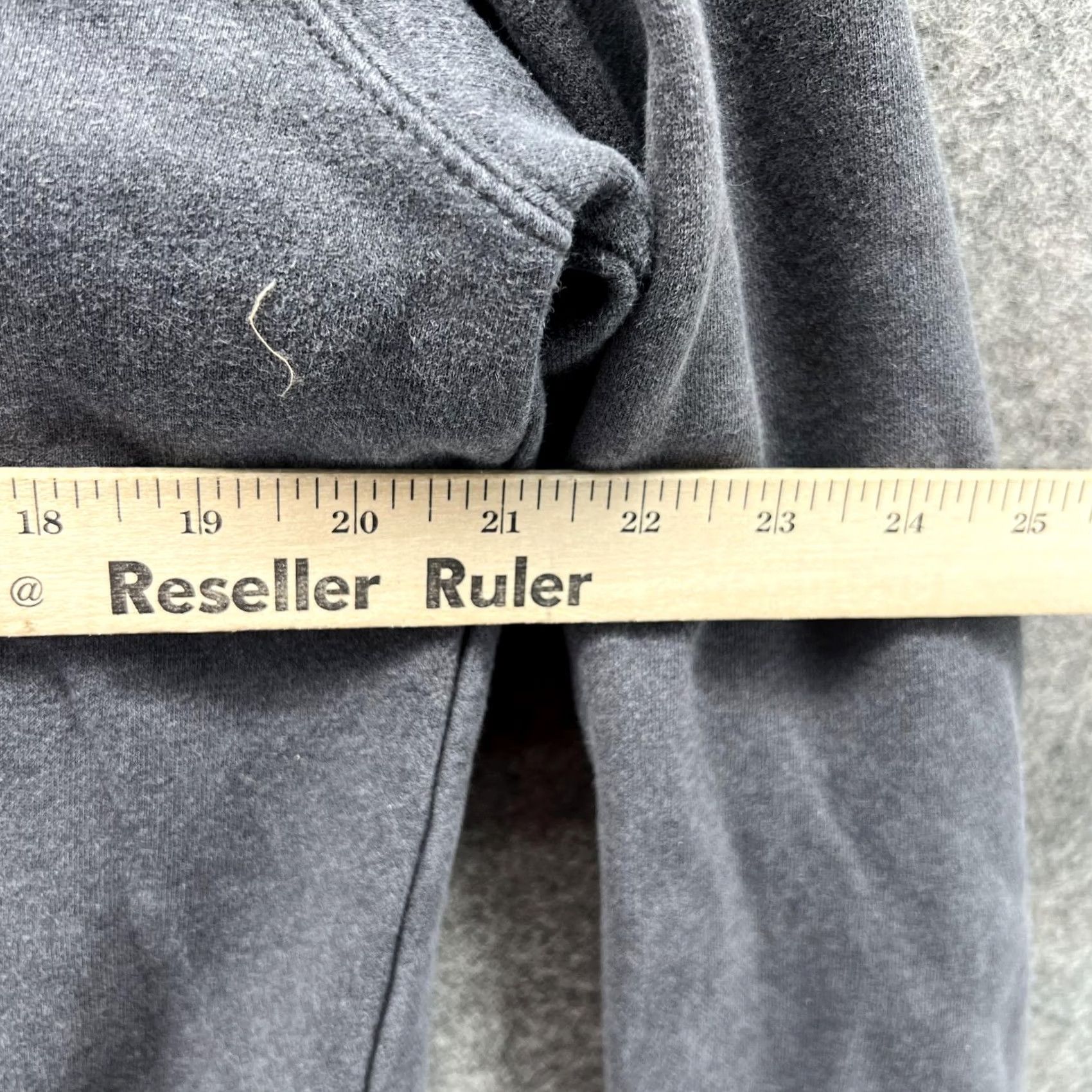 Puma Puma Sweater Men Medium Gray Hooded Pullover Sweatshirt Jacket Logo, Regular Fit, Fleece Cotton, Size M, VINTAGE? No Size US M / EU 48-50 / 2 - 7 Thumbnail