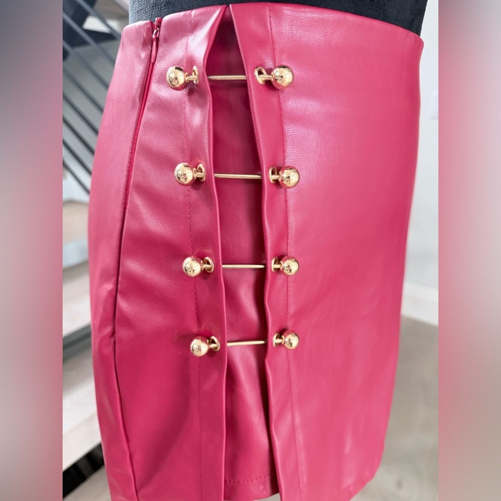 Other New Y2K Elegant Red Women's Faux Leather Skirt size S Size 27" / US 4 / IT 40 - 8 Thumbnail