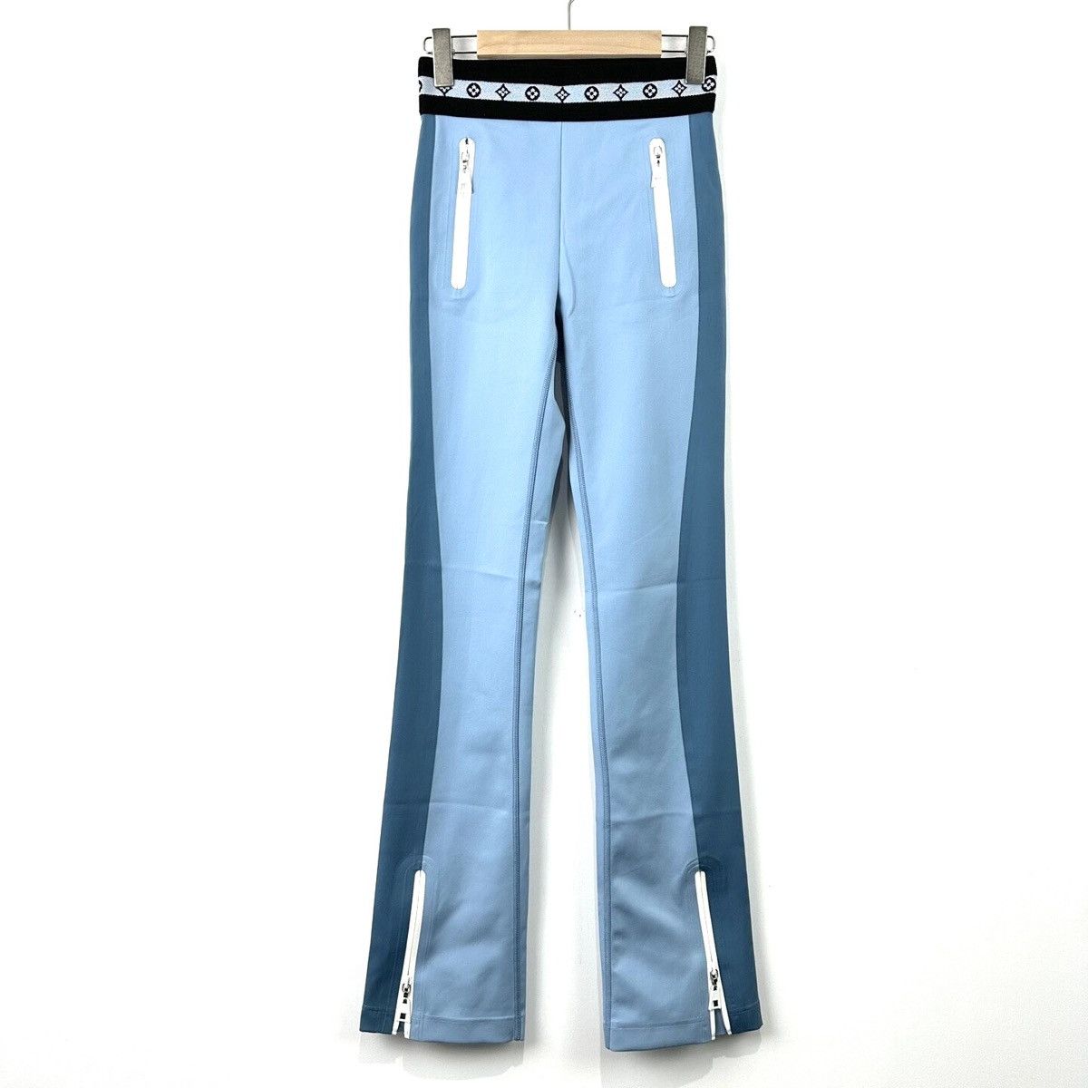 Louis Vuitton blue flared trousers are from the Louis Vuitton LV Match Size 25" / US 0 / IT 36 - 1 Thumbnail