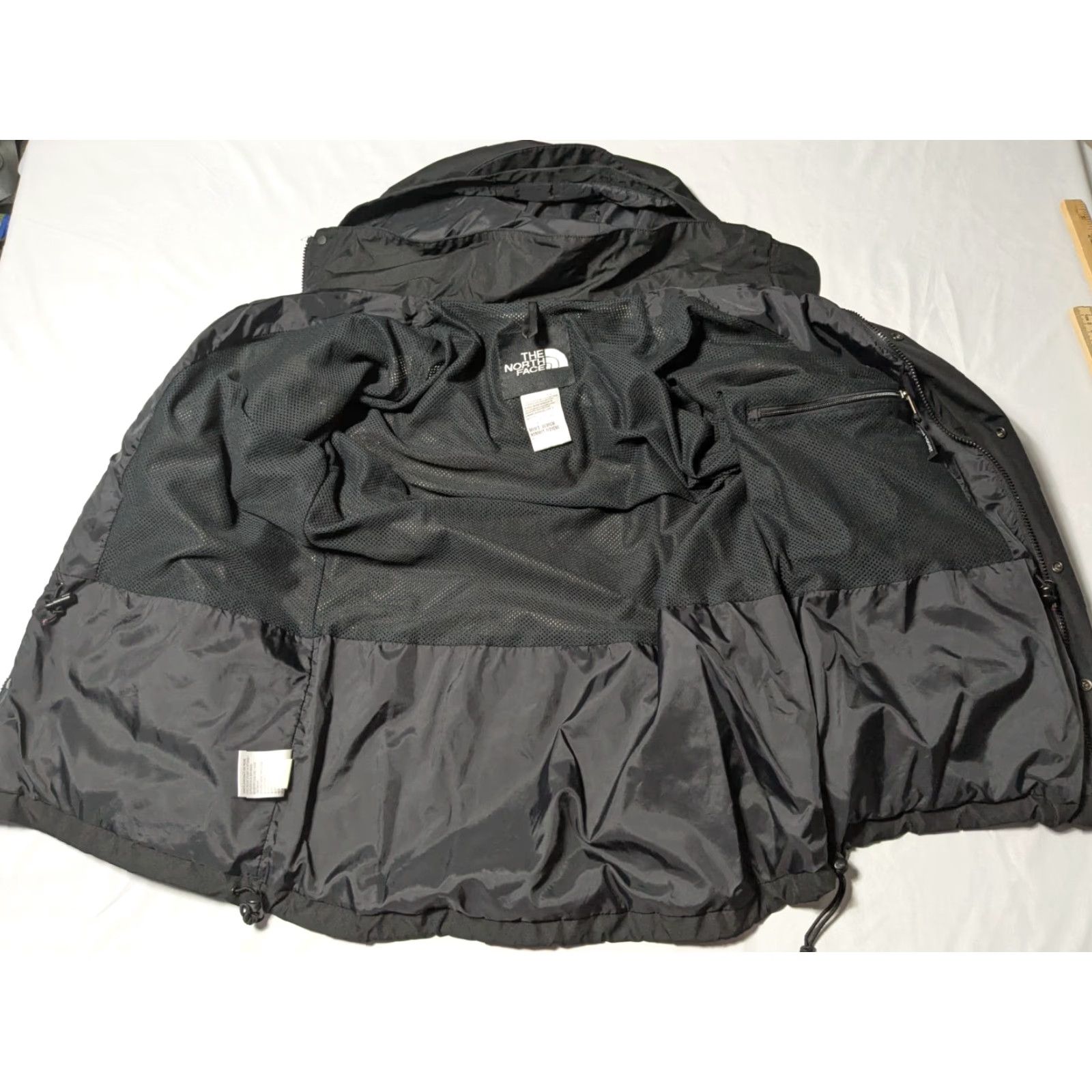 The North Face THE NORTH FACE Packable HydroSeal Windbreaker Black Hood - Men M EUC Size US M / EU 48-50 / 2 - 7 Thumbnail