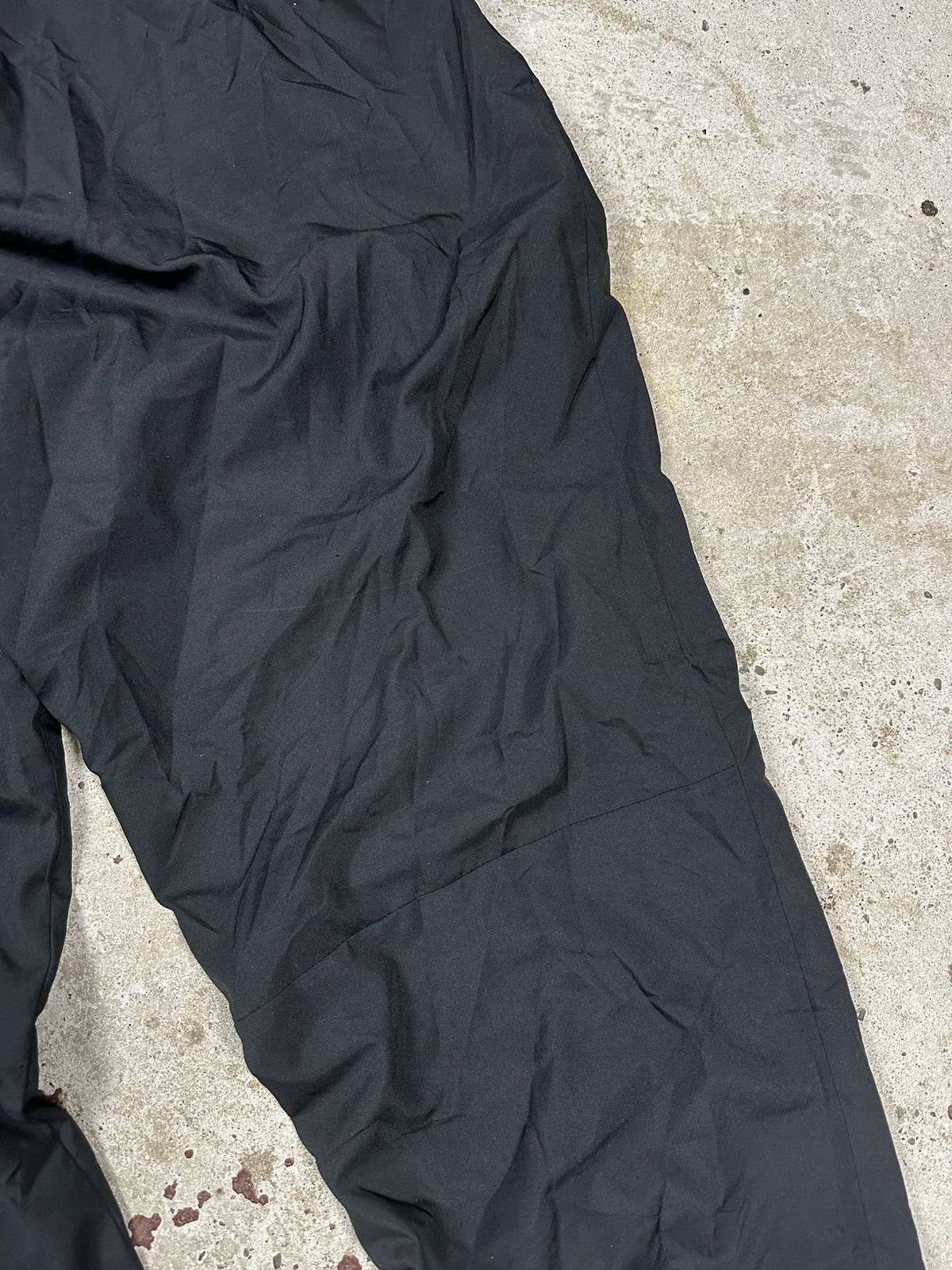 Nike Vintage Nike Black Track Pants Swoosh y2k Size US 34 / EU 50 - 13 Thumbnail