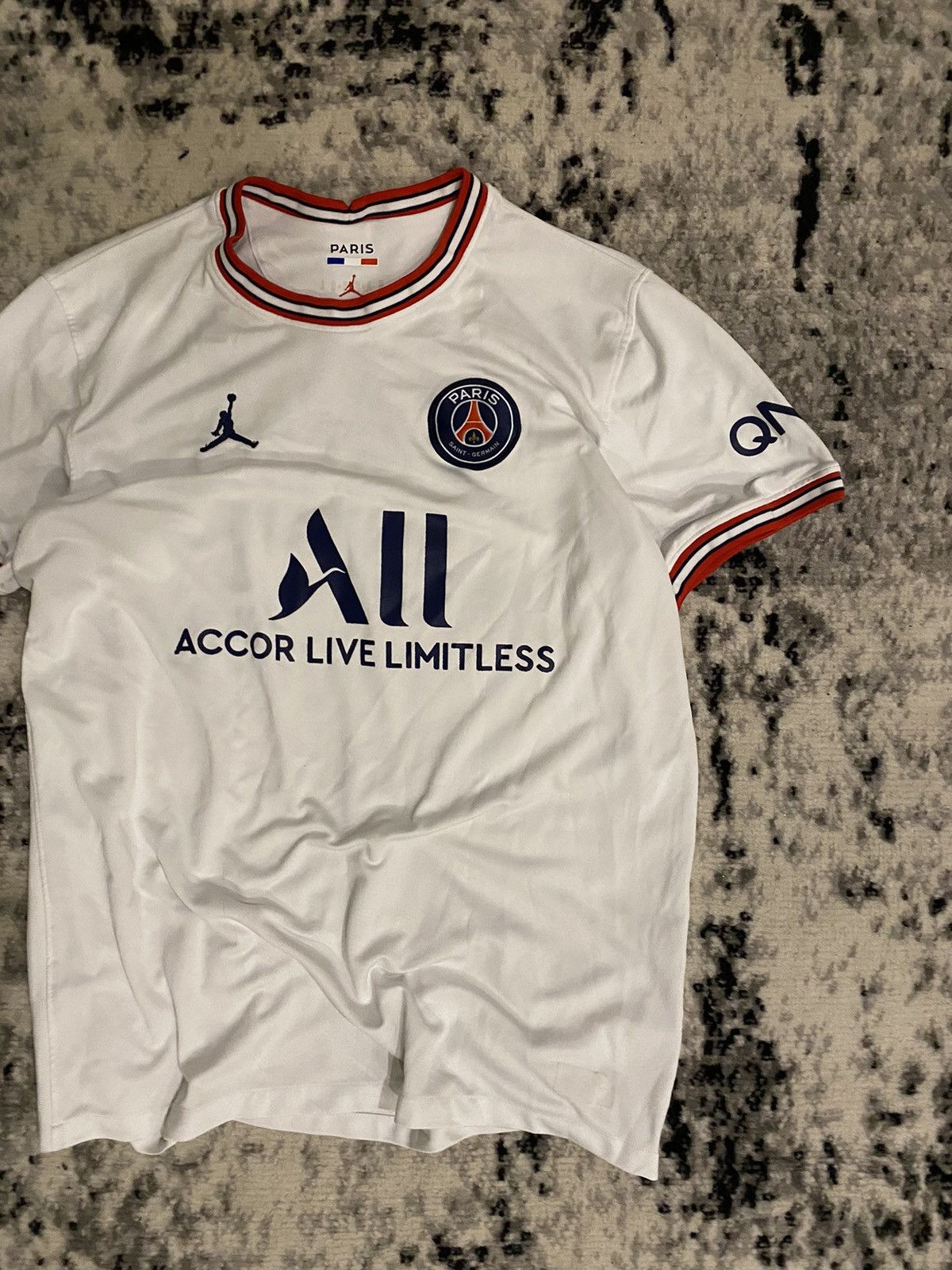 Jordan Brand × Vintage Paris Saint Germain Jersey Jordan Retro Vintage Psg White Xl Size US XL / EU 56 / 4 - 2 Thumbnail
