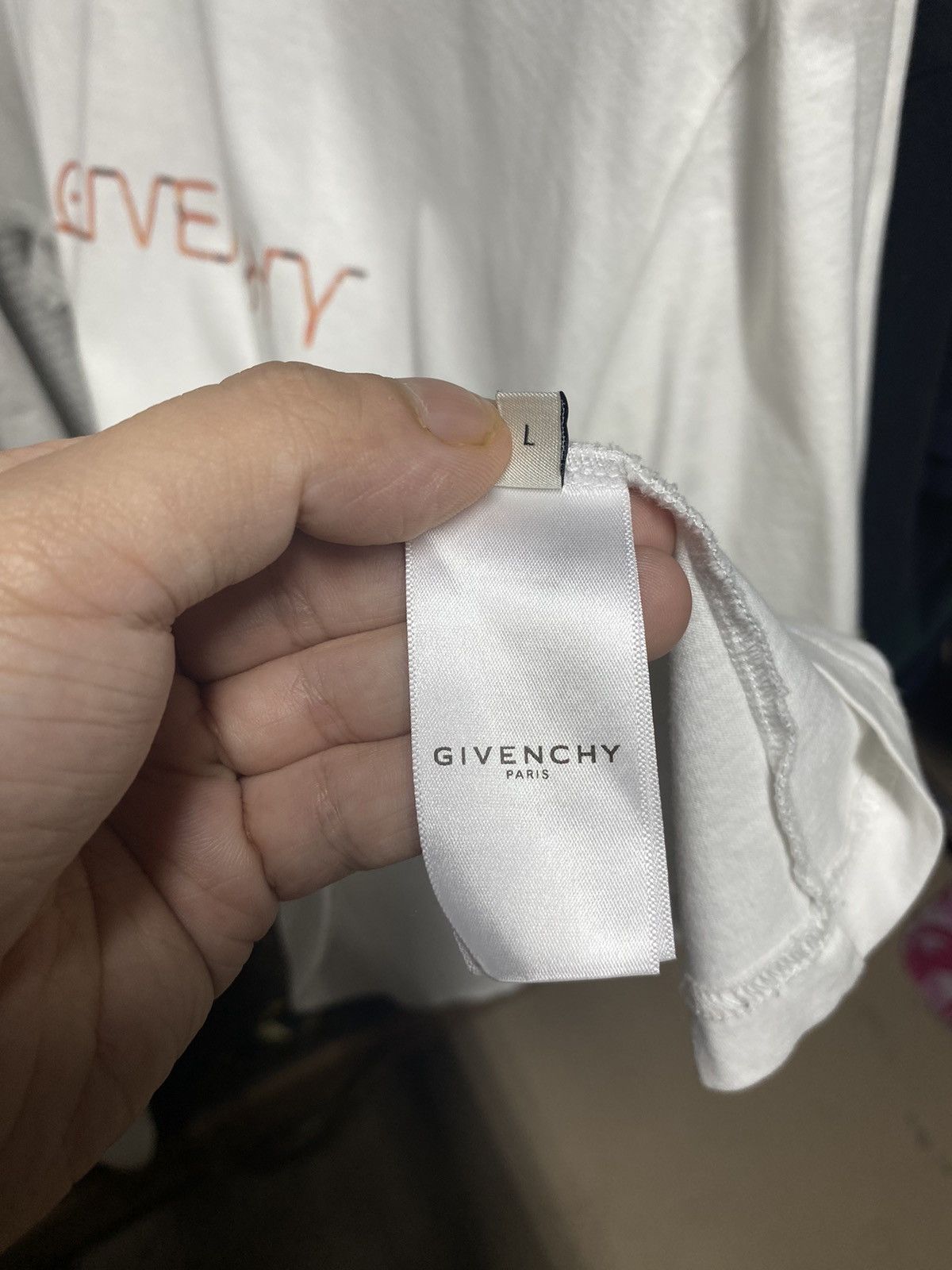 Givenchy Givenchy Spellout street shirt Preowned Large Size US L / EU 52-54 / 3 - 8 Thumbnail