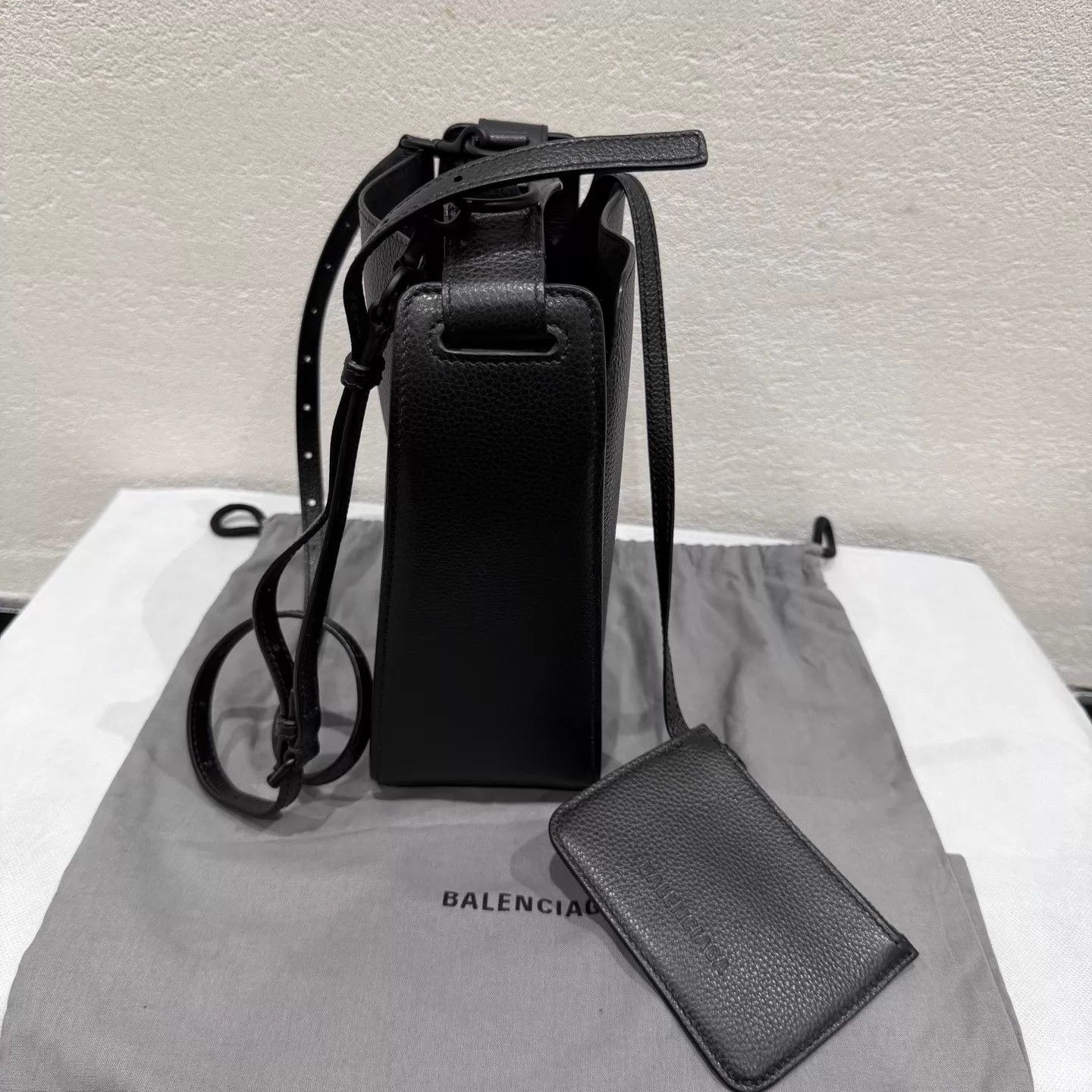 Balenciaga Balenciaga Tool 2.0 Small Bucket Bag New Unused Size ONE SIZE - 6 Thumbnail