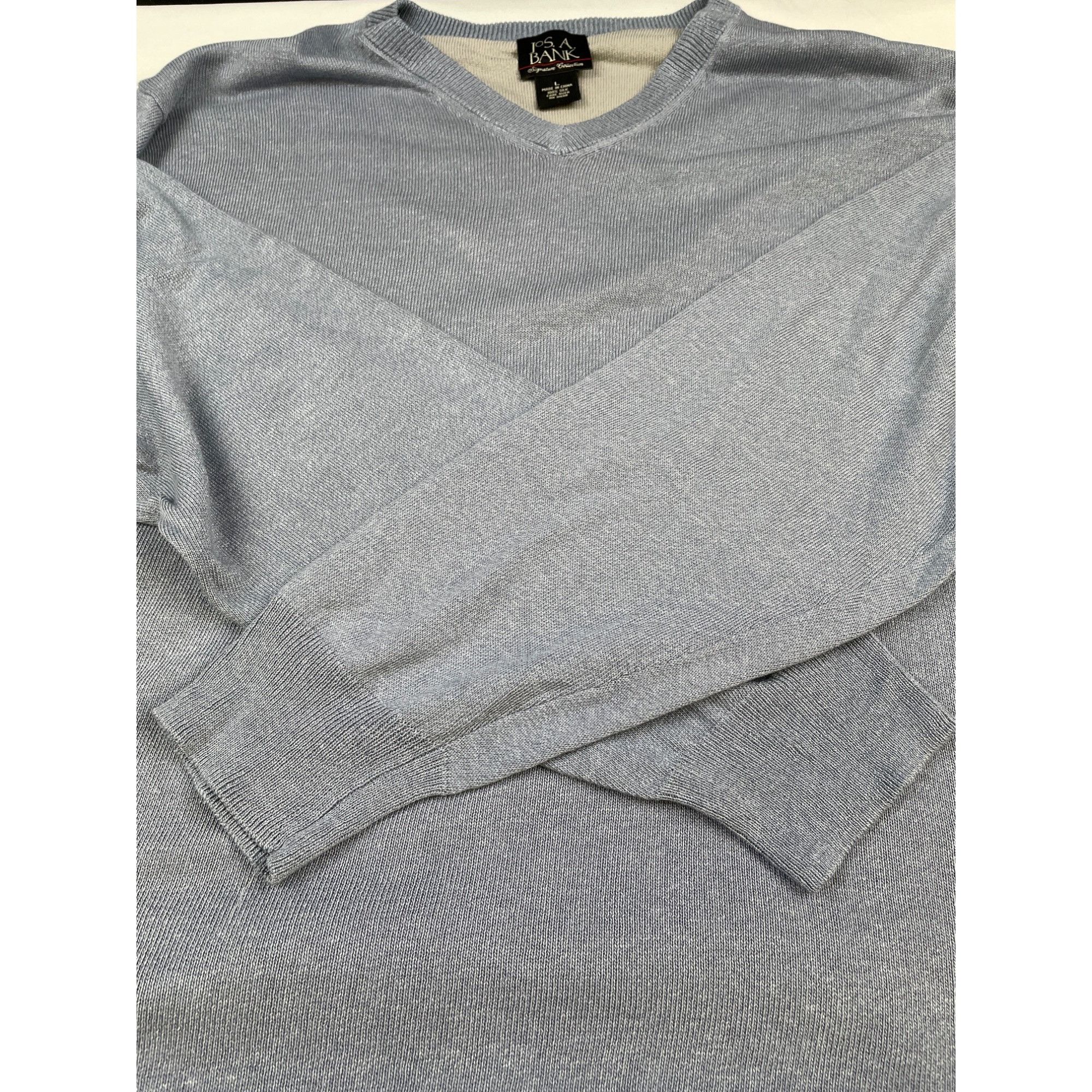 Other Jos A Bank Men's Blue V-Neck 100% Silk Sweater Size L SKU 47 Size US L / EU 52-54 / 3 - 5 Thumbnail