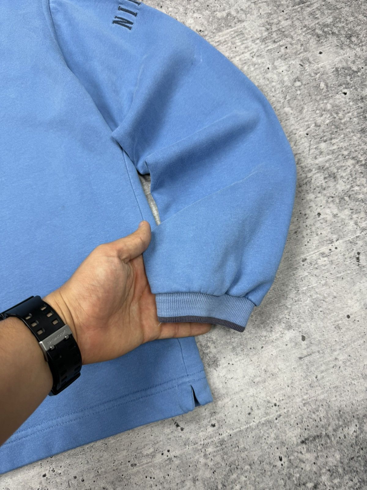 Nike × Vintage Vintage Nike Y2K Style 90's Big Central Logo Blue Sweatshirt Size M / US 6-8 / IT 42-44 - 4 Thumbnail