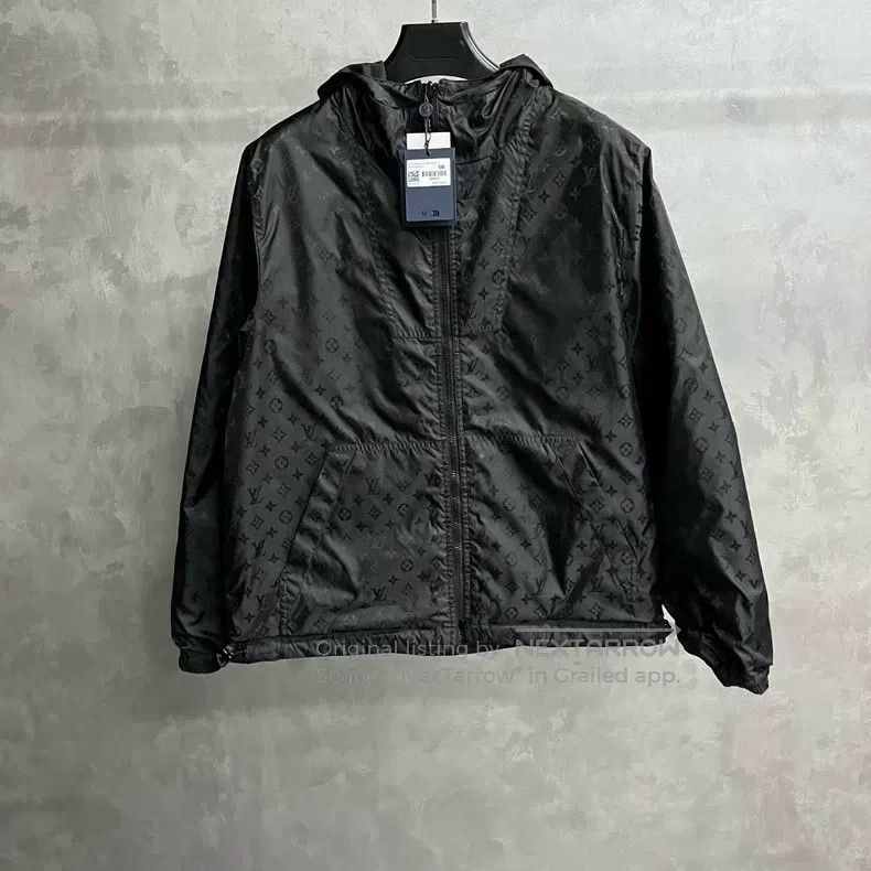 Louis Vuitton Louis Vuitton 24 Newest Black Solid Reversible Nylon Jacke Size US M / EU 48-50 / 2 - 6 Thumbnail