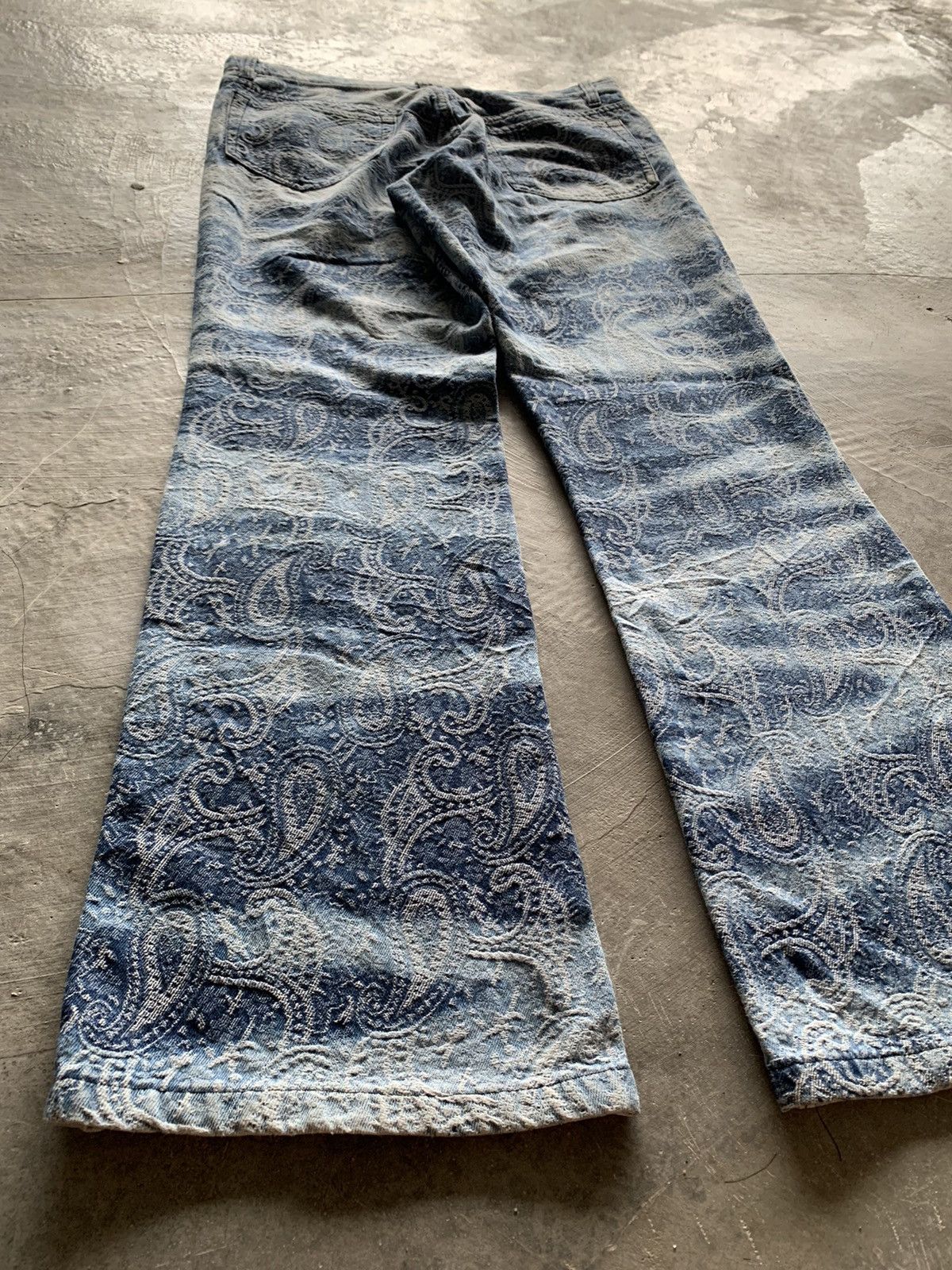 5351 POUR LES HOMMES insane 5351 pour les hommes Flared washed paisley jeans Size US 29 - 17 Thumbnail